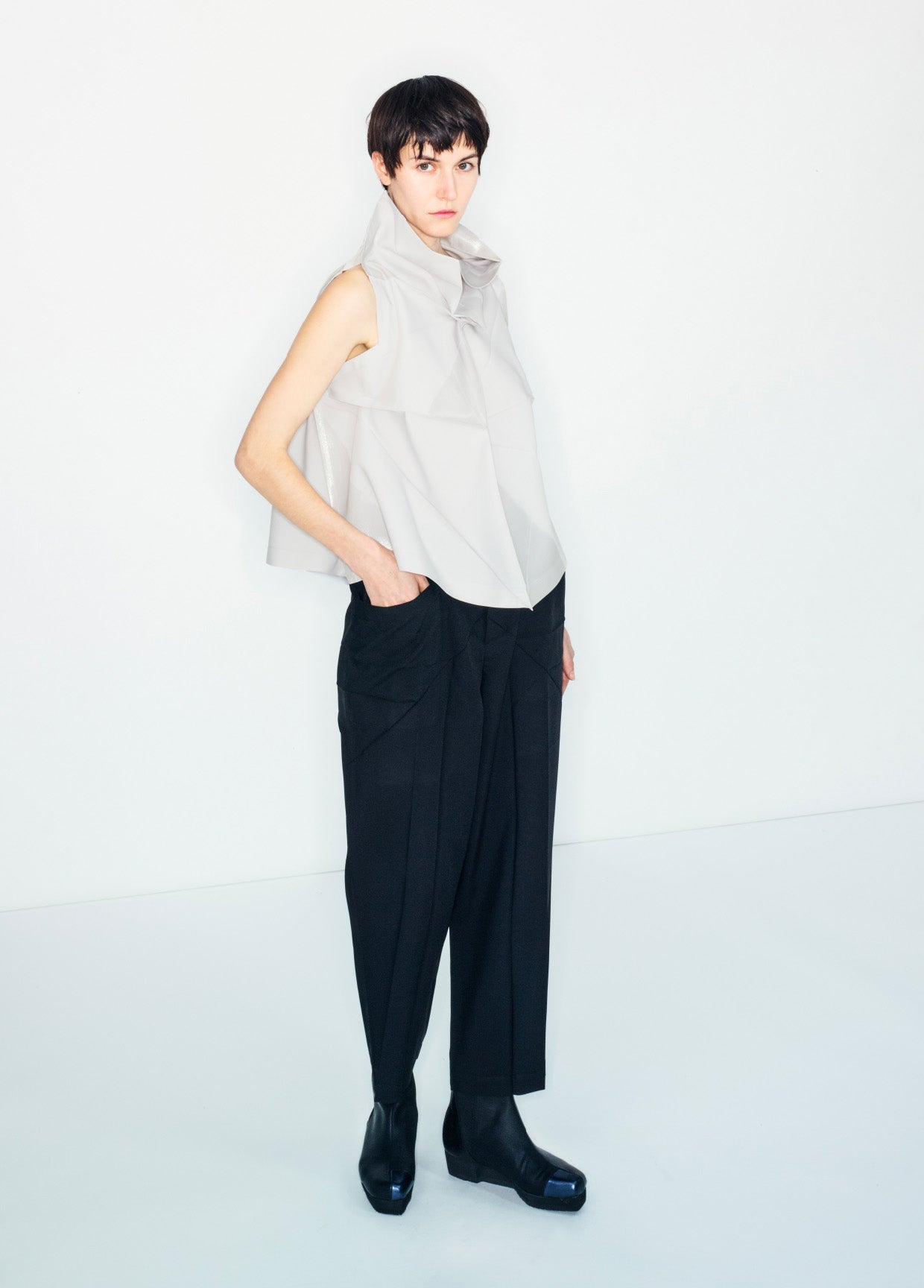 132 5. ISSEY MIYAKE LOOK 34