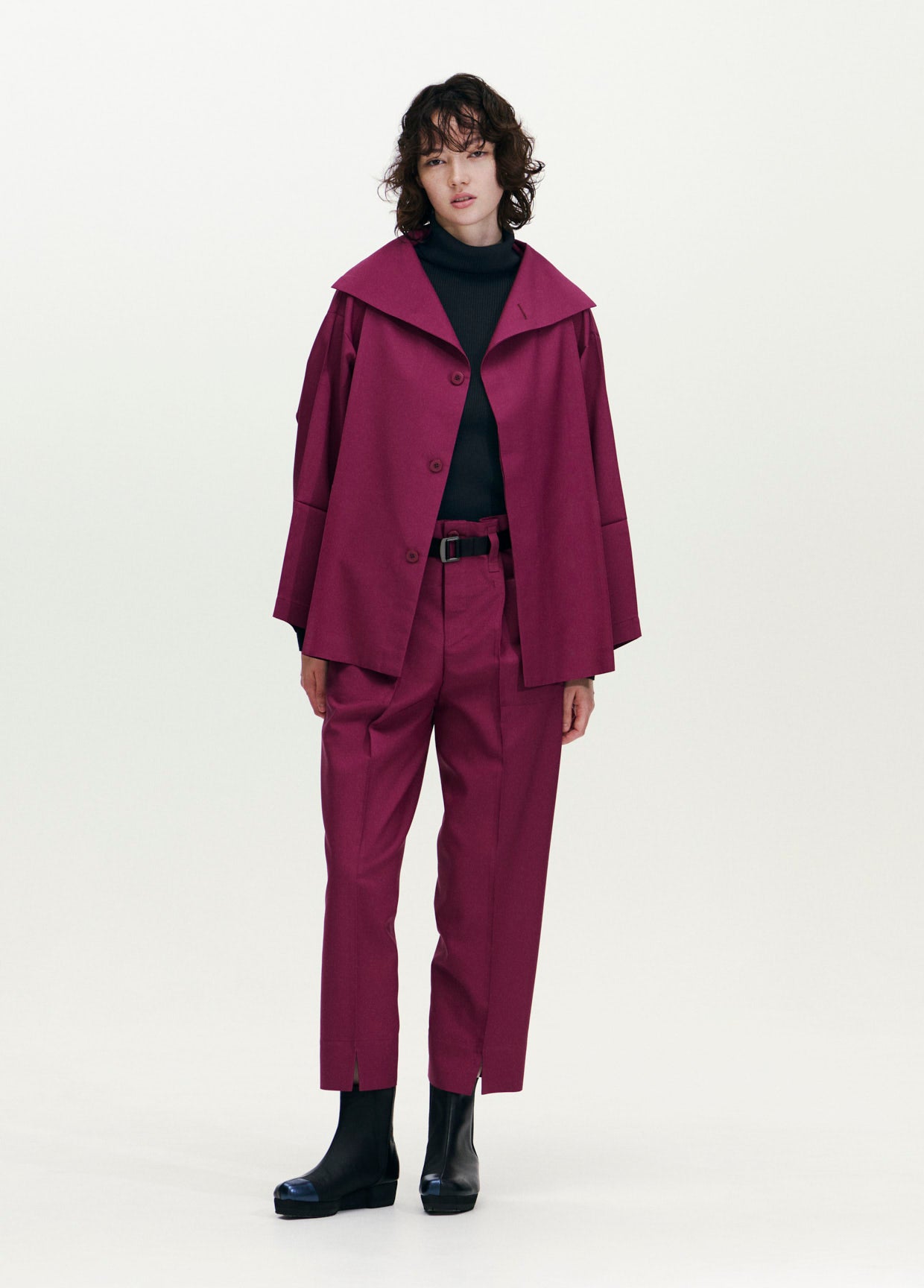 132 5. ISSEY MIYAKE LOOK 09