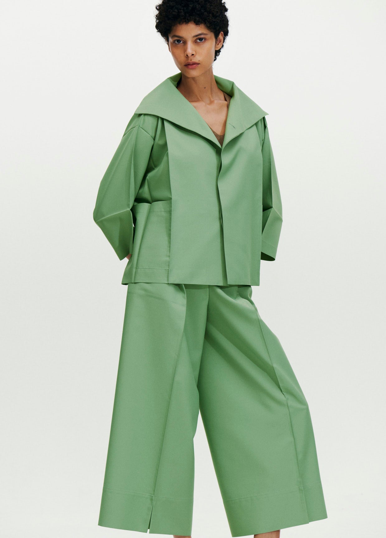 132 5. ISSEY MIYAKE LOOK 33