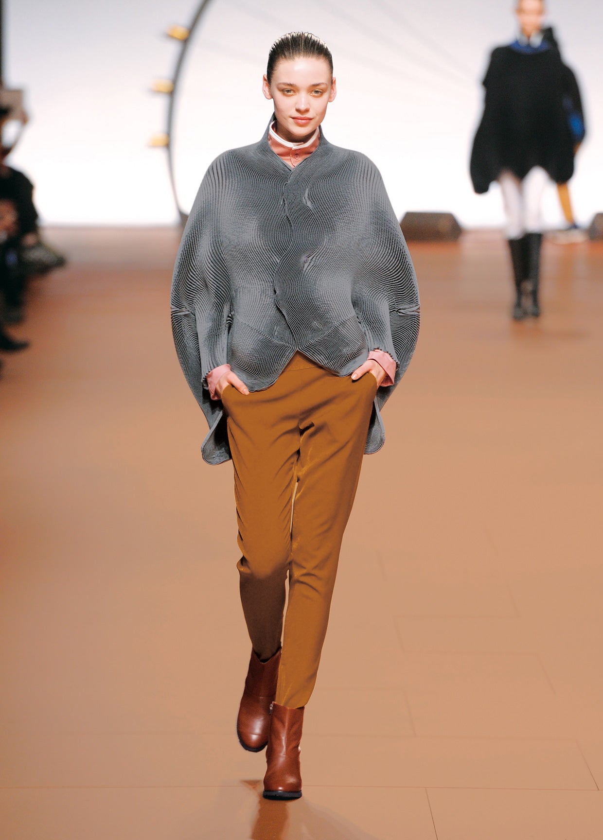 ISSEY MIYAKE AUTUMN WINTER 2014 COLLECTIONS 25