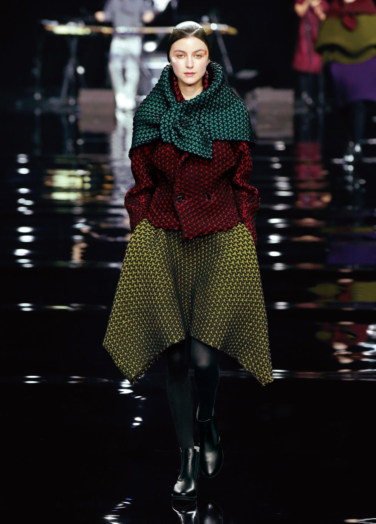 ISSEY MIYAKE AUTUMN WINTER 2015 COLLECTIONS07