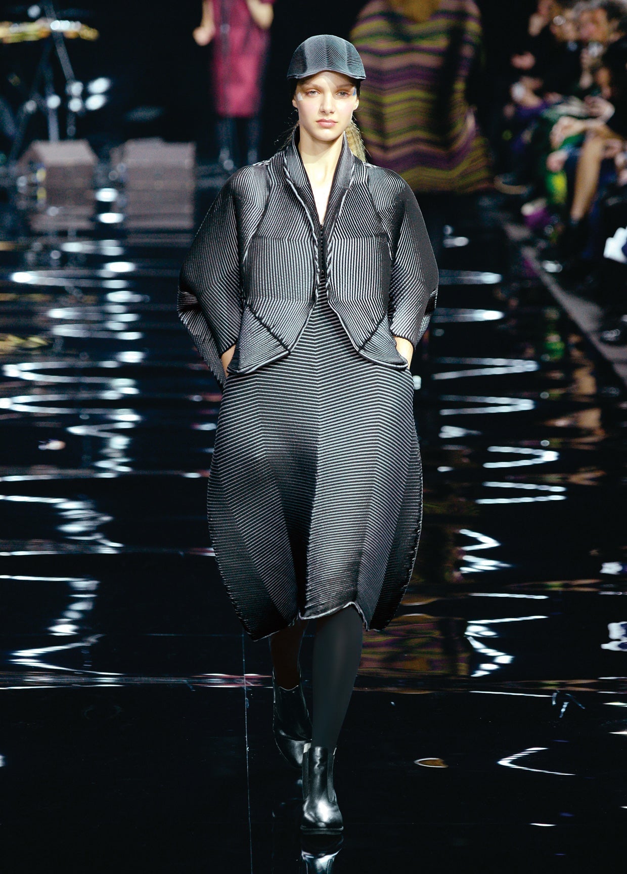 ISSEY MIYAKE AUTUMN WINTER 2015 COLLECTIONS24