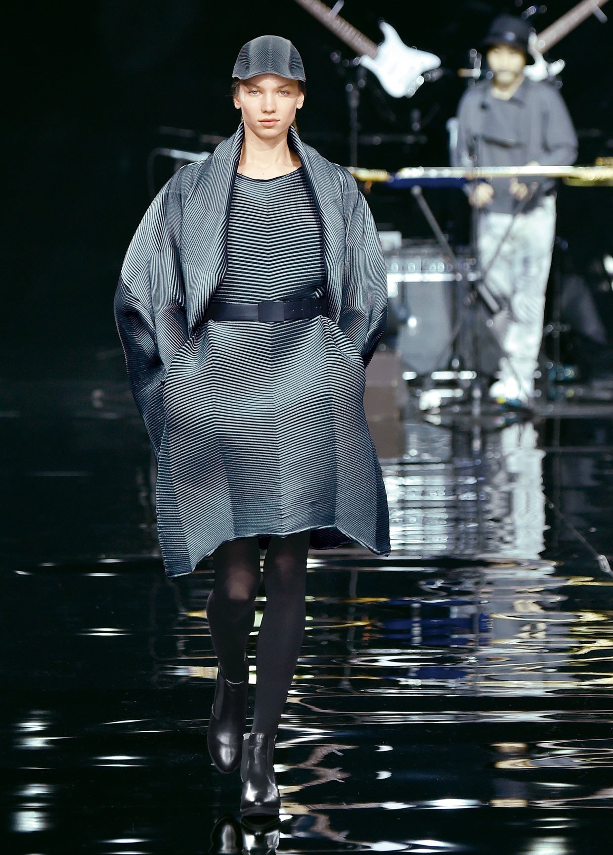 ISSEY MIYAKE AUTUMN WINTER 2015 COLLECTIONS25