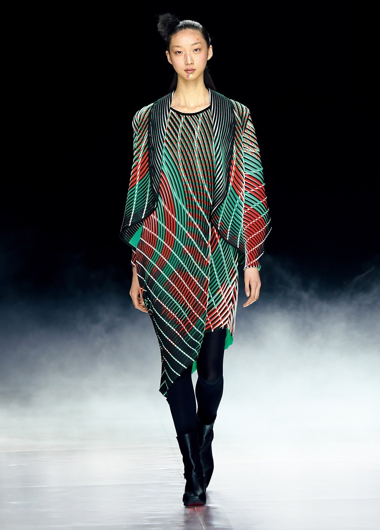 ISSEY MIYAKE AUTUMN WINTER 2016 COLLECTIONS14