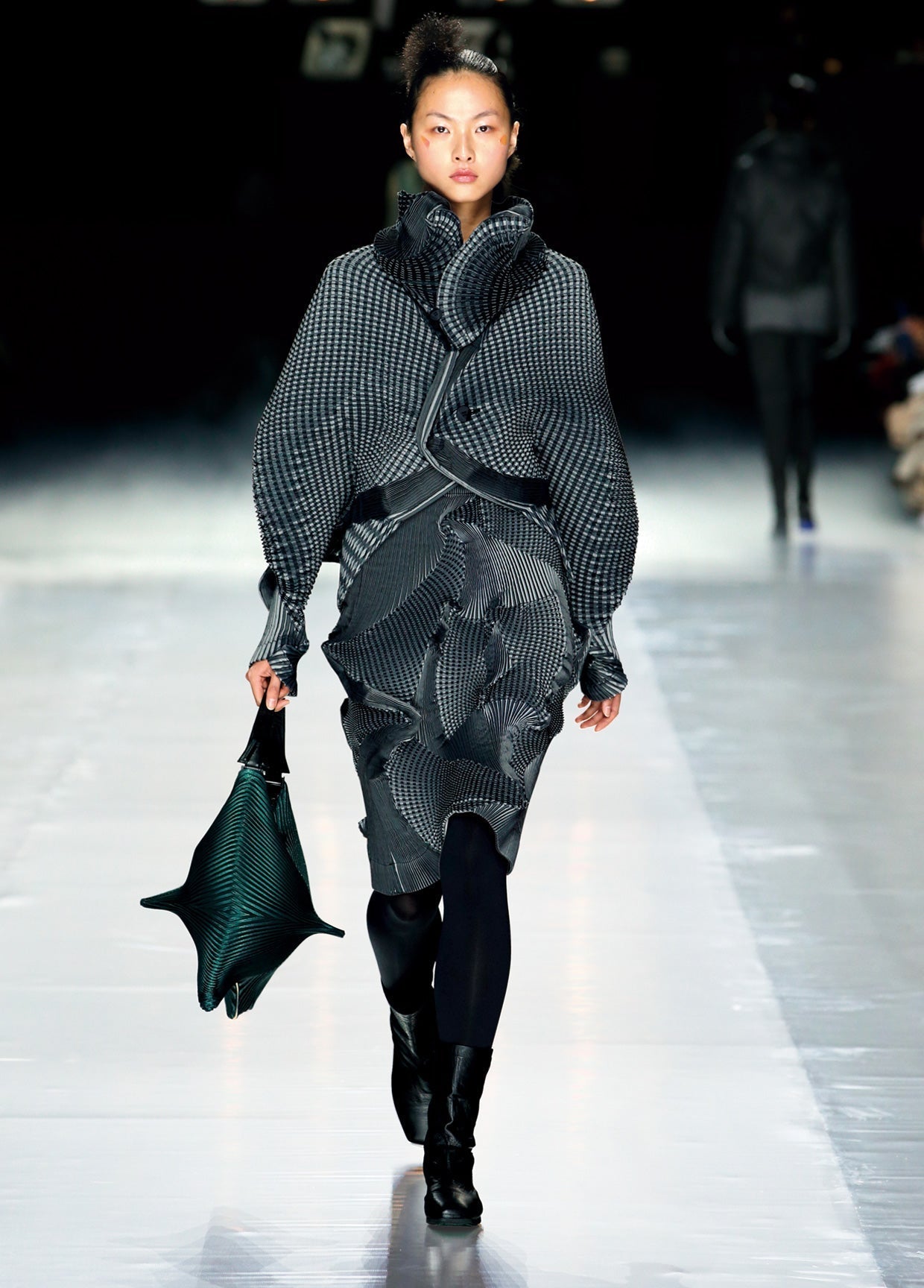 ISSEY MIYAKE AUTUMN WINTER 2016 COLLECTIONS23