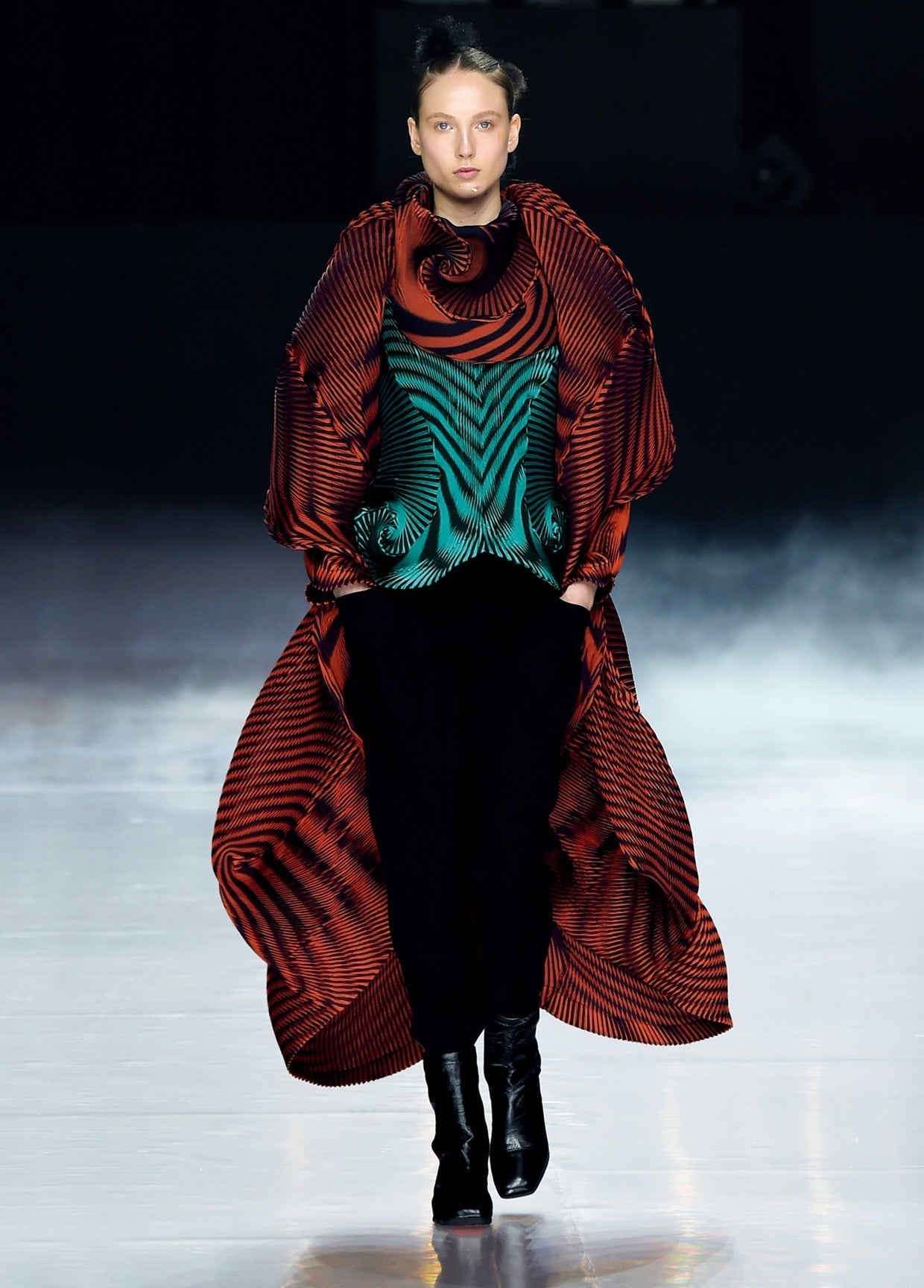 ISSEY MIYAKE AUTUMN WINTER 2016 COLLECTIONS34