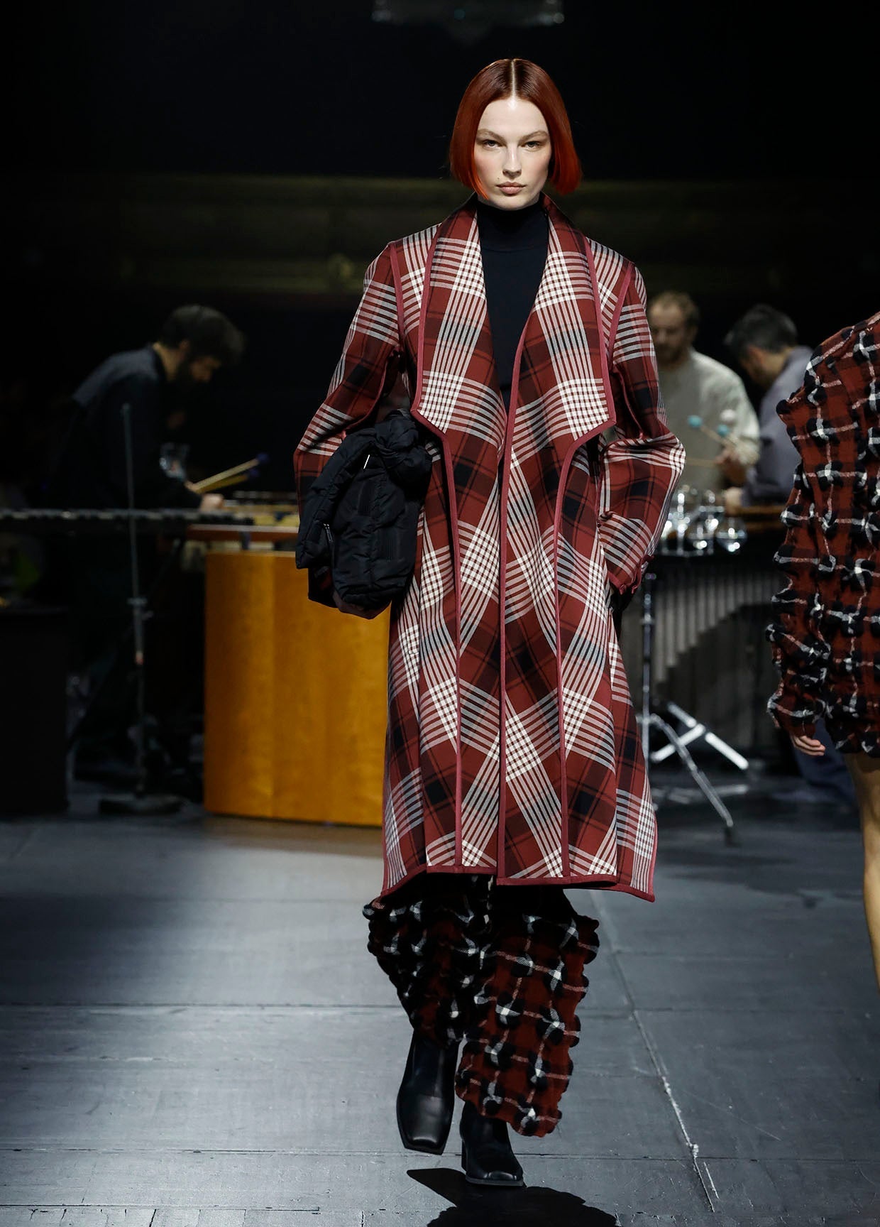 ISSEY MIYAKE AUTUMN WINTER 2023/24 COLLECTIONS 20