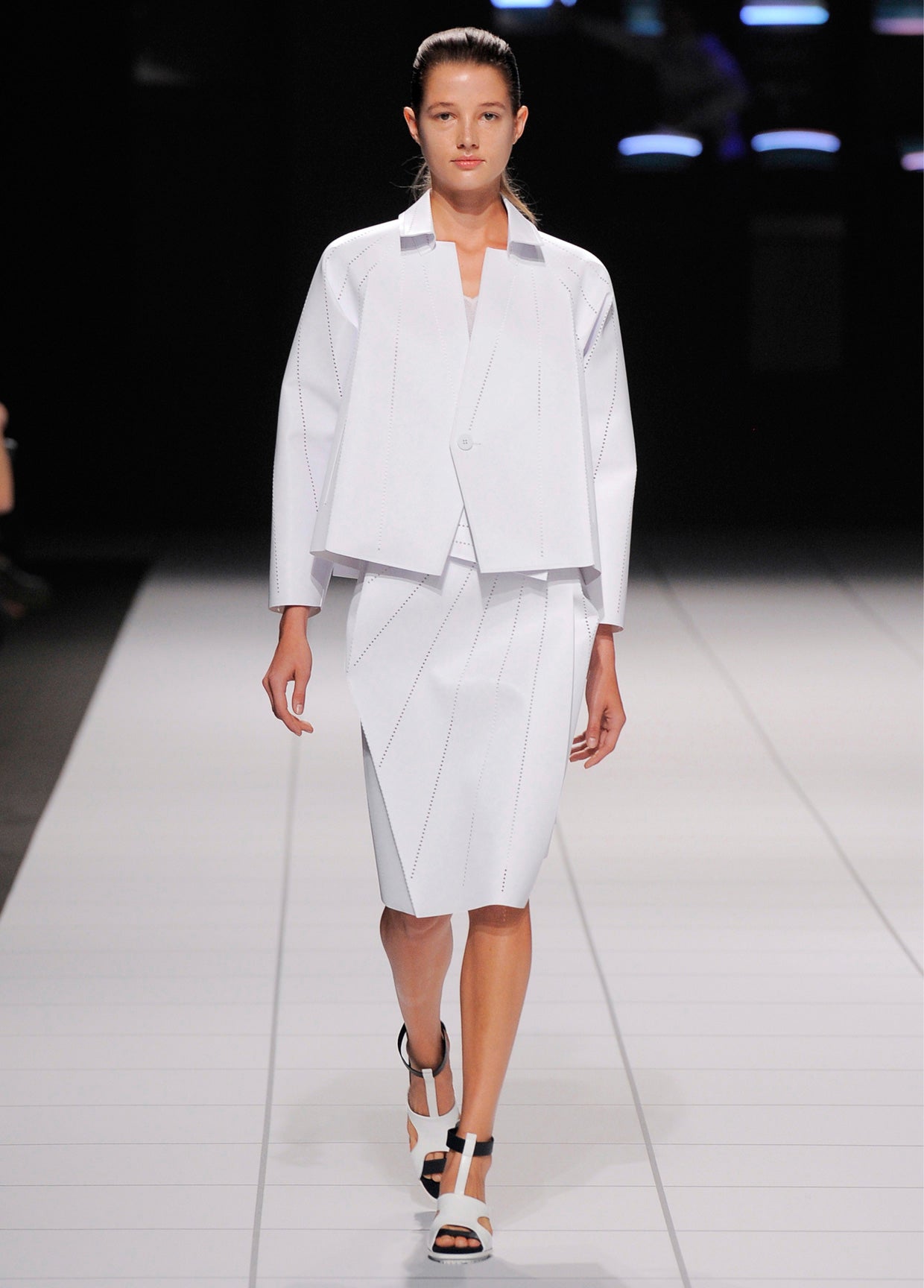 ISSEY MIYAKE SPRING SUMMER 2014 COLLECTIONS 02