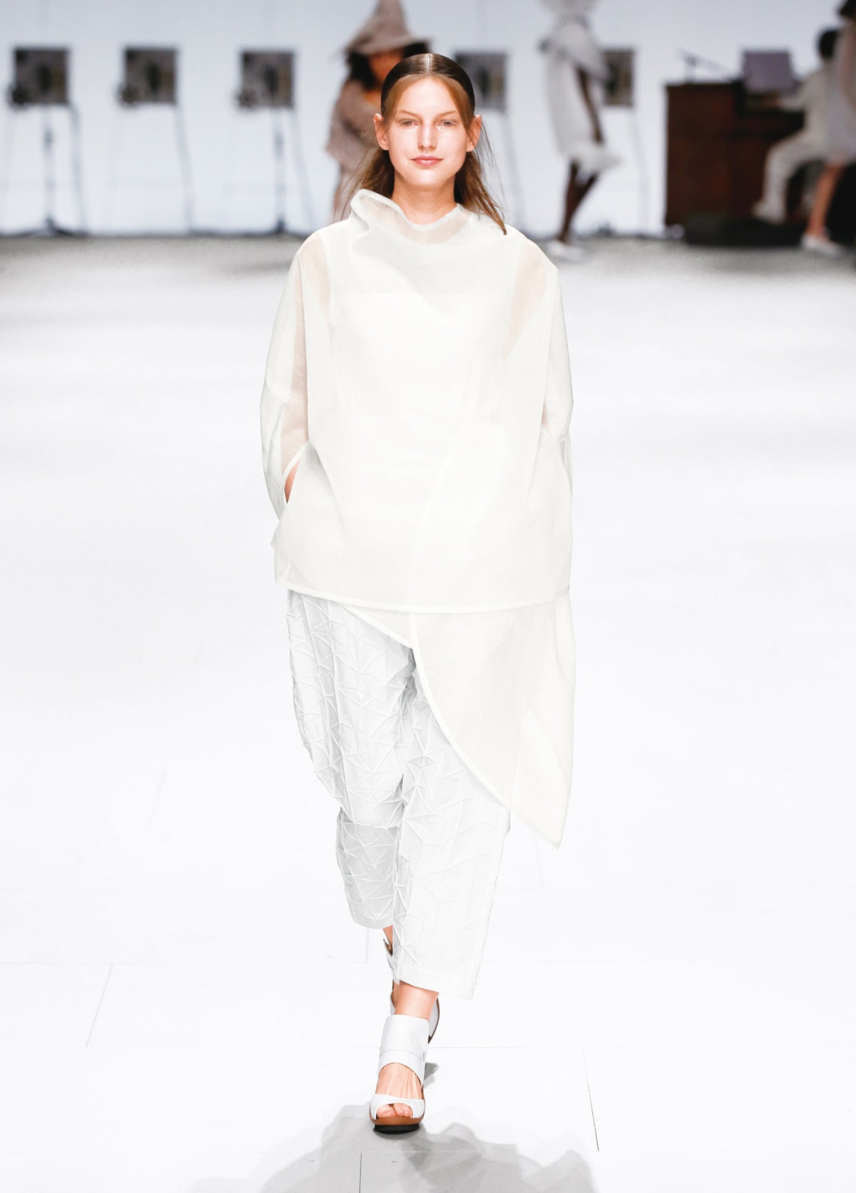 ISSEY MIYAKE SPRING SUMMER 2015 COLLECTIONS 09