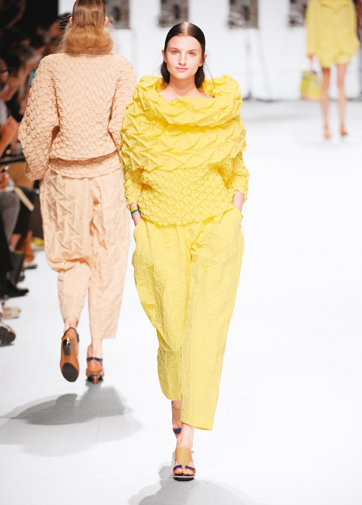 ISSEY MIYAKE SPRING SUMMER 2015 COLLECTIONS 21