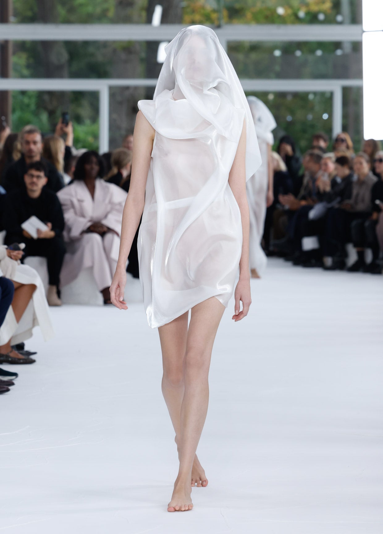 ISSEY MIYAKE SPRING SUMMER 2025 COLLECTIONS 01