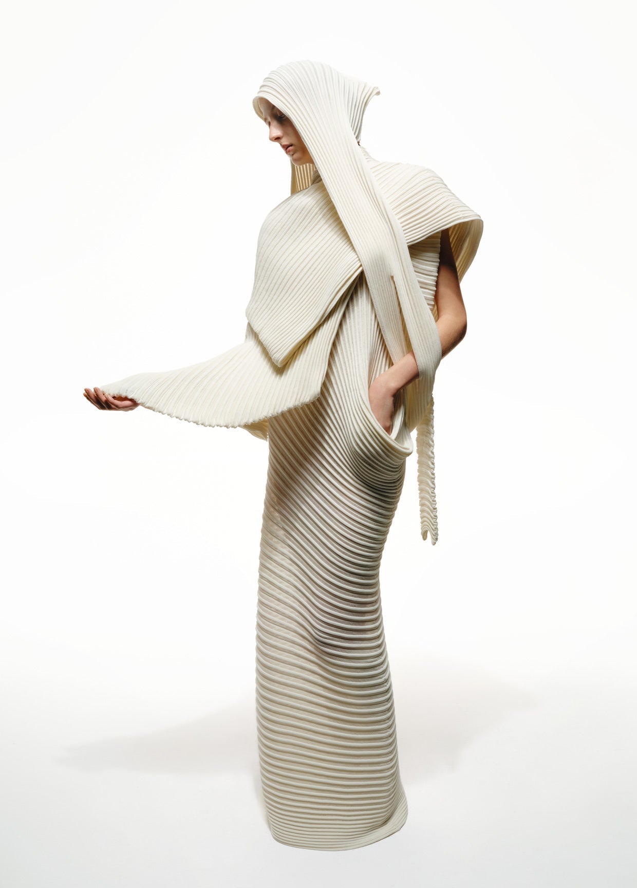 ISSEY MIYAKE LOOK 05