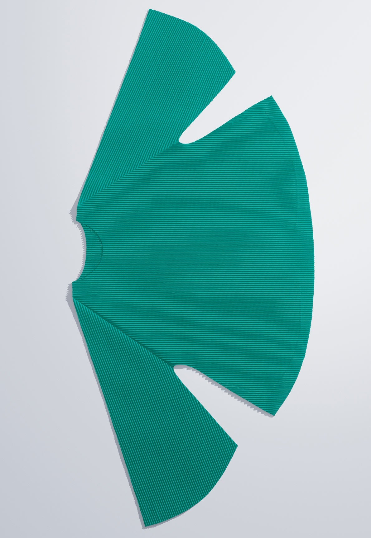 me ISSEY MIYAKE CATALOG AW25 36 – ISSEY MIYAKE ONLINE STORE