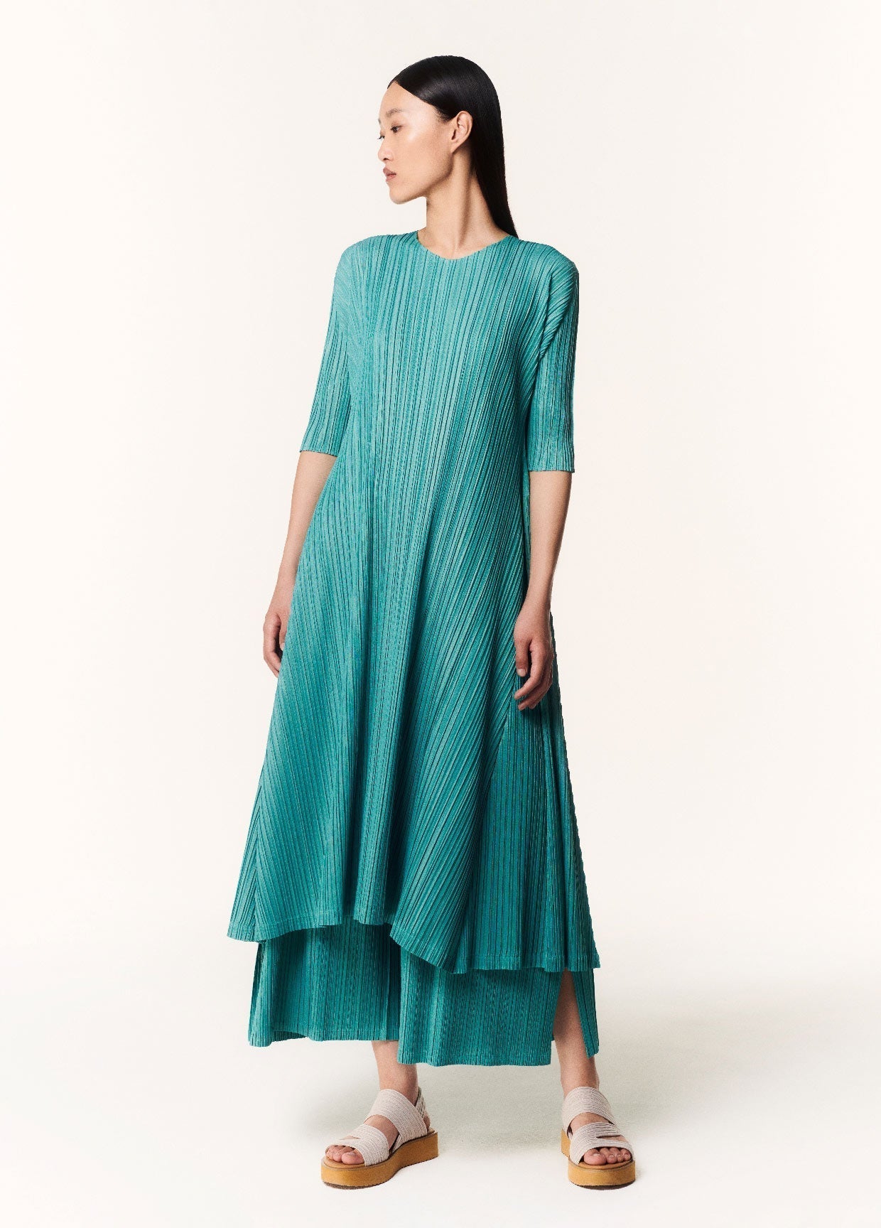 PLEATS PLEASE ISSEY MIYAKE LOOK 35