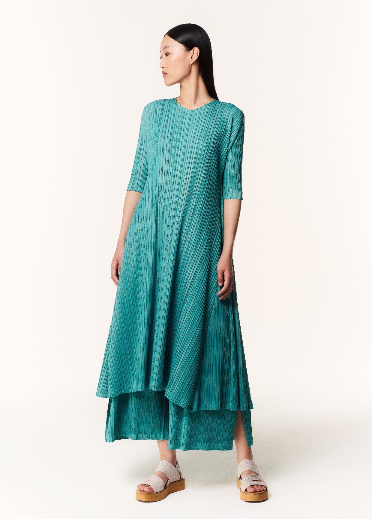PLEATS PLEASE ISSEY MIYAKE LOOK 35
