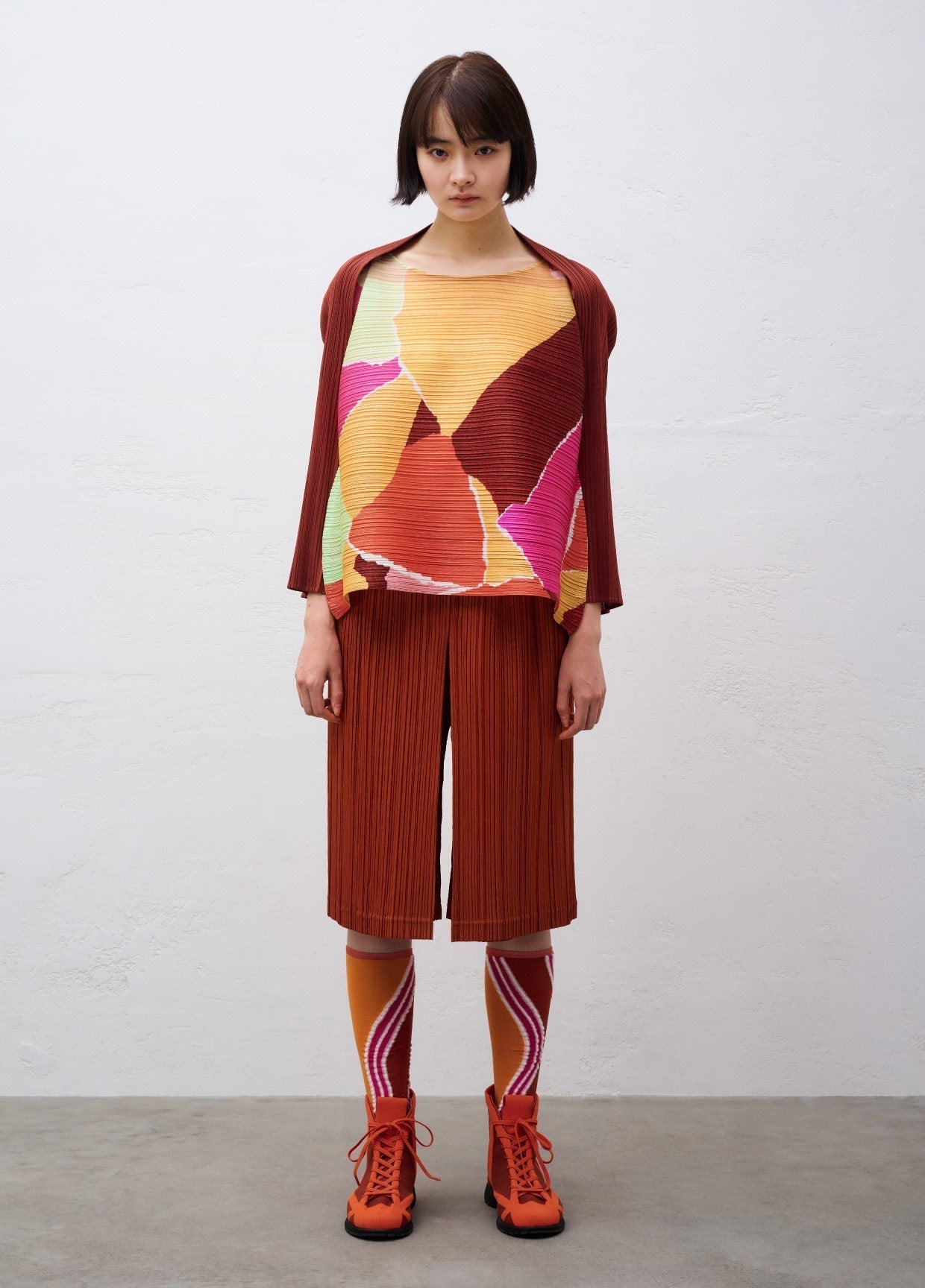 PLEATS PLEASE ISSEY MIYAKE LOOK – ISSEY MIYAKE ONLINE STORE