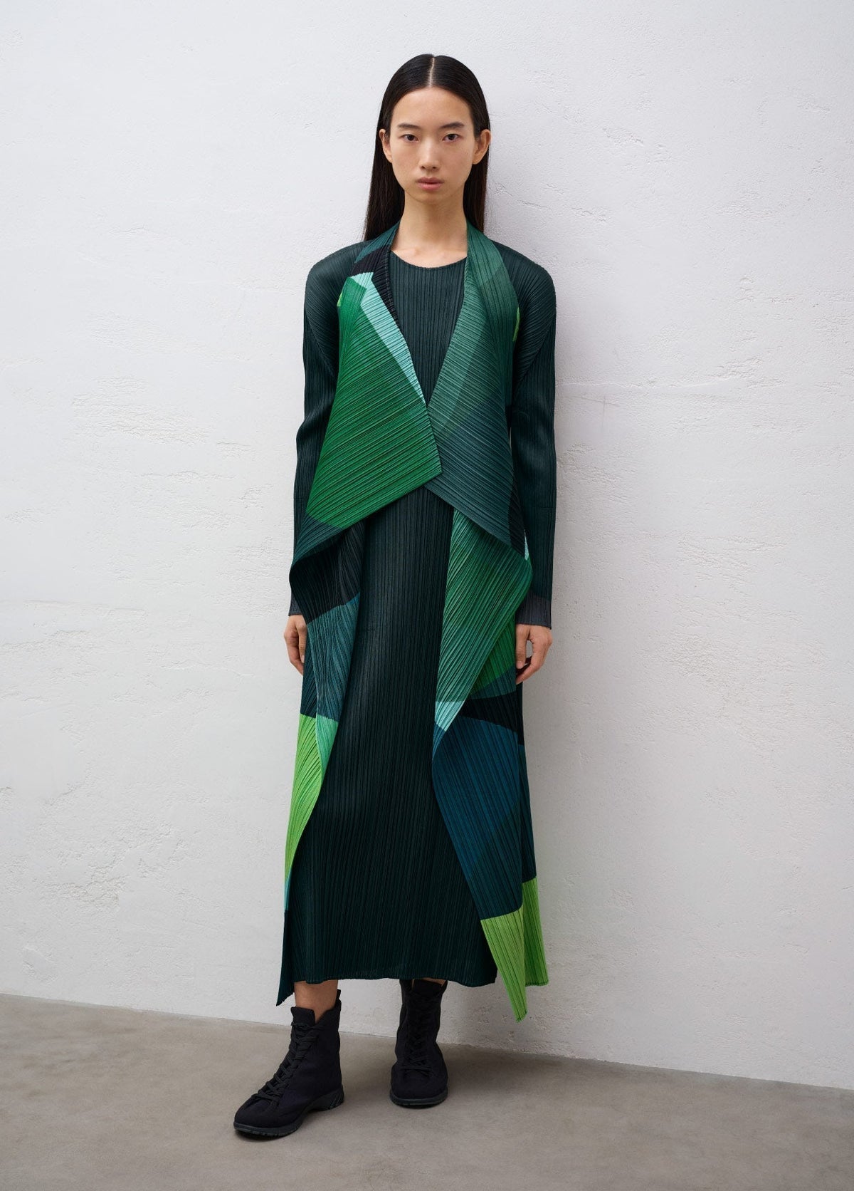 PLEATS PLEASE ISSEY MIYAKE LOOK 29