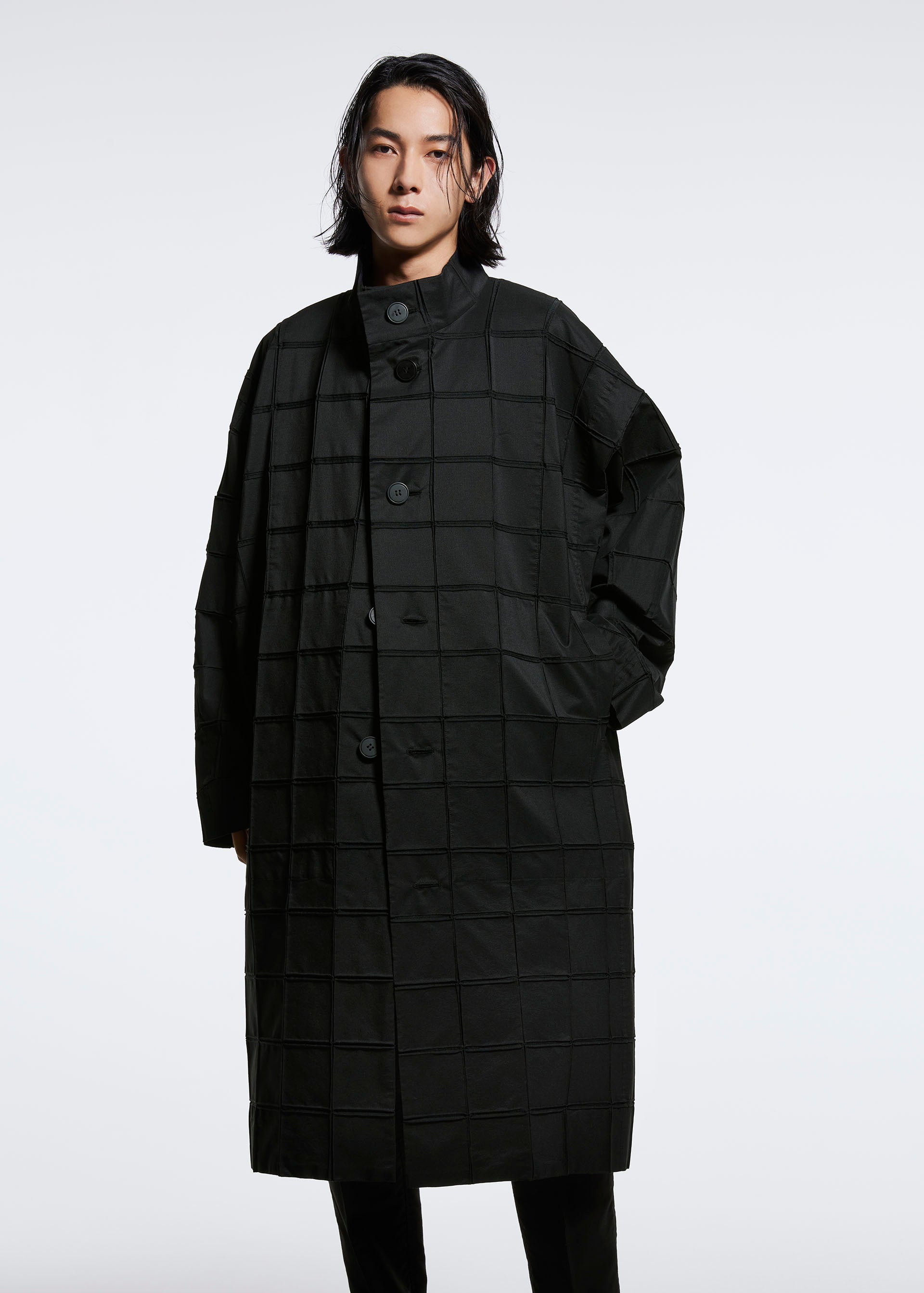 TYPE-O 002 COAT – ISSEY MIYAKE ONLINE STORE