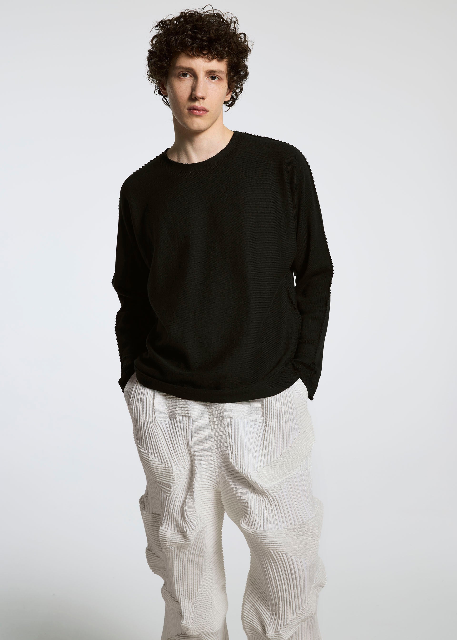 MENS / KNITWEAR – ISSEY MIYAKE ONLINE STORE