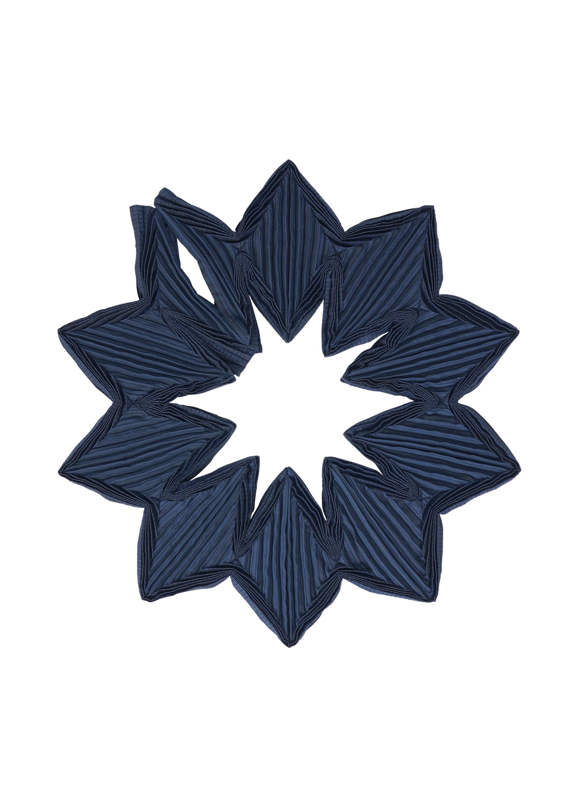 Zoomed view The TYPE-O STOLE 002 by A-POC ABLE ISSEY MIYAKE is displayed in a circular, star-like geometric design with pointed edges and an open center, showcasing its dark blue pleated fabric against a white background. - NAVY （no.75）