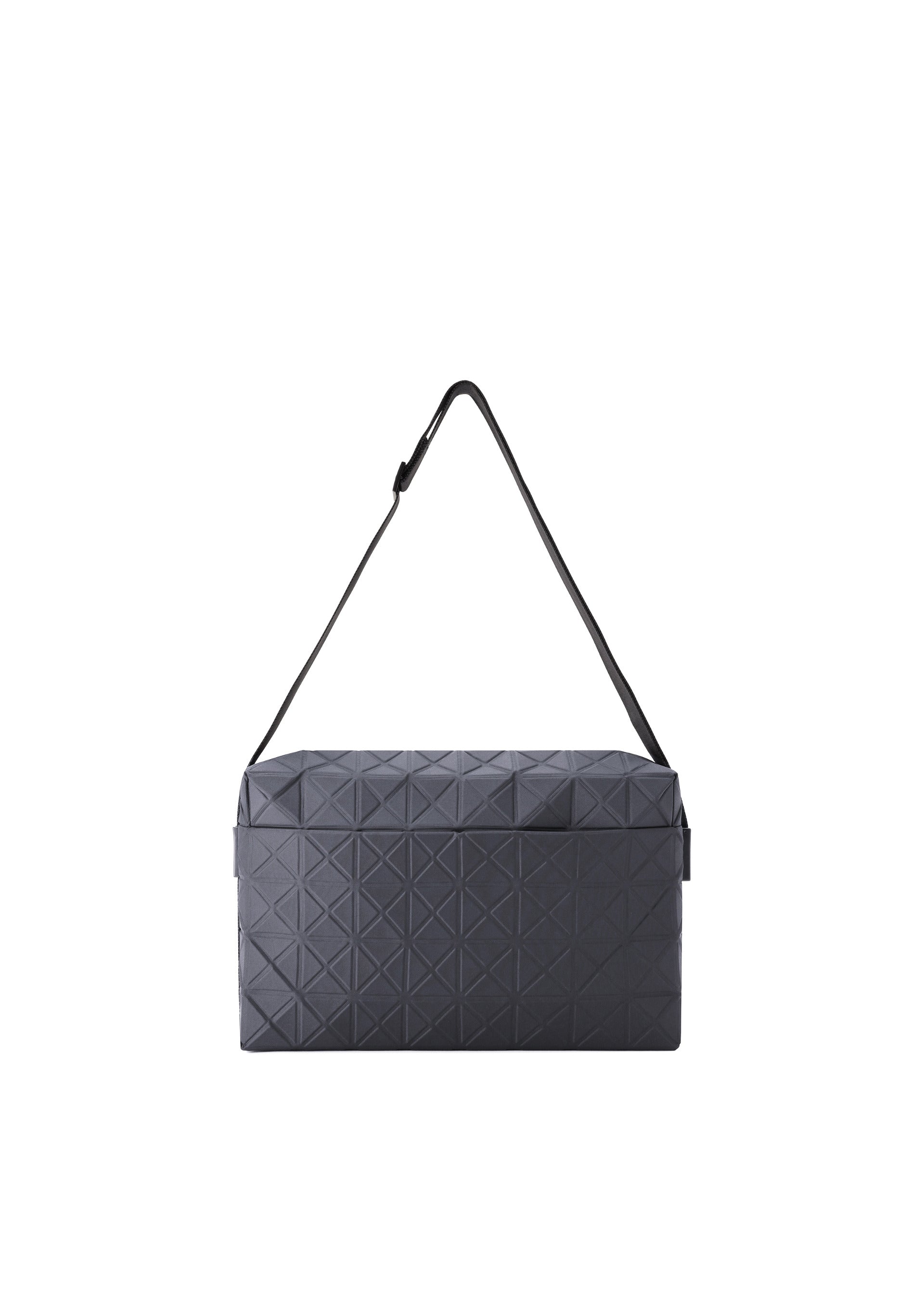 TRACK SHOULDER BAG – ISSEY MIYAKE ONLINE STORE