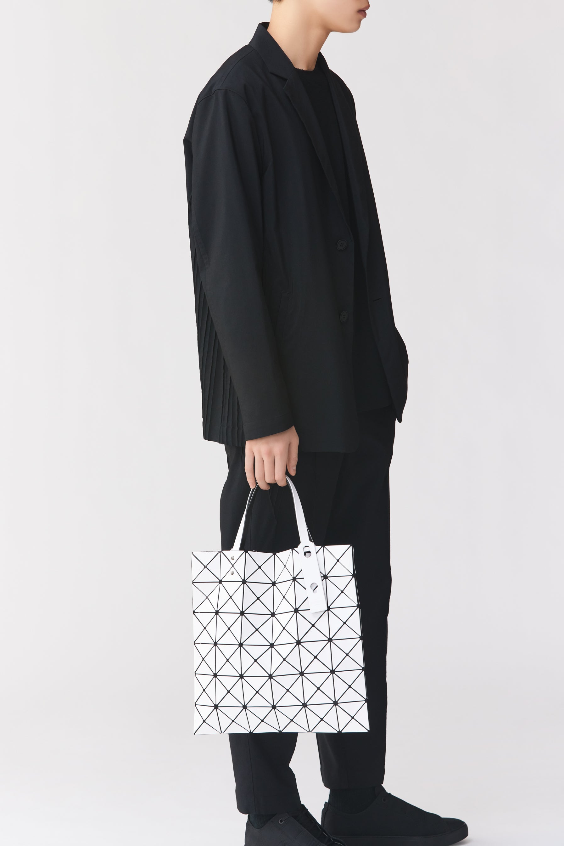 LUCENT LOVE – ISSEY MIYAKE ONLINE STORE