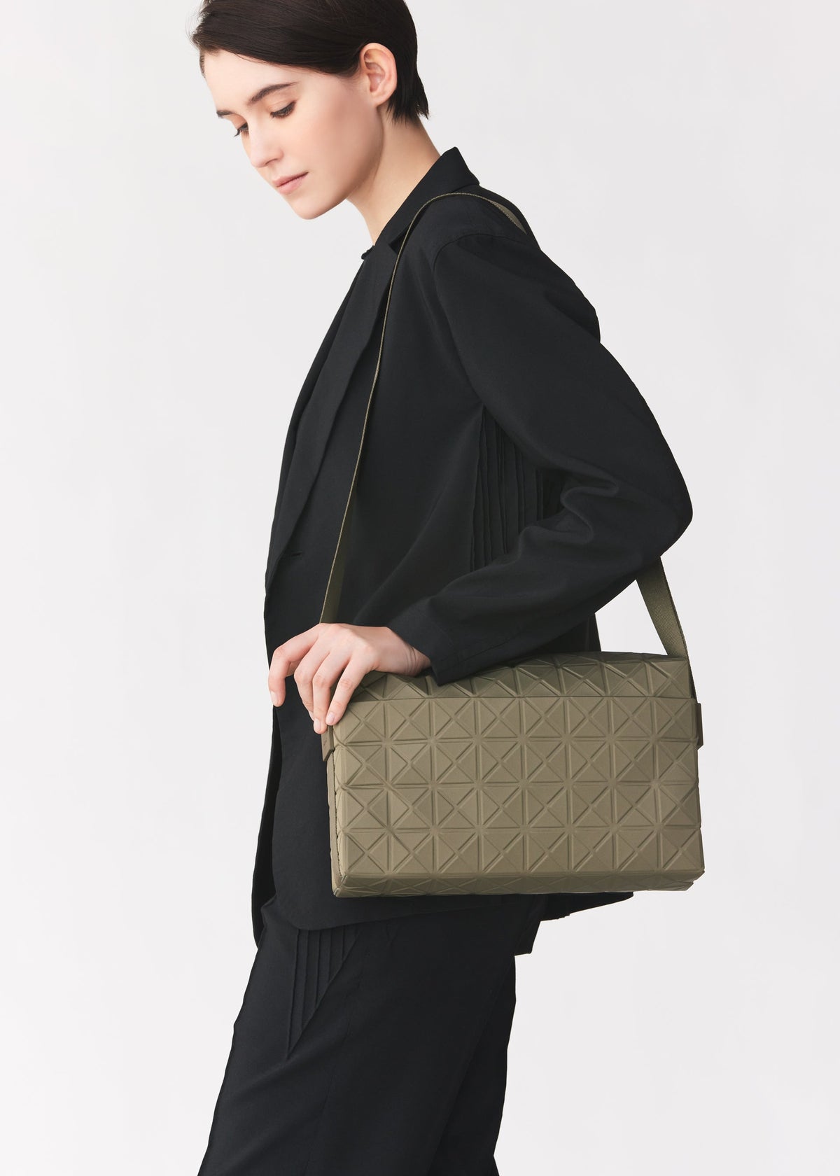 TRACK, Bags & Wallets_Shoulder Bag, Wearing Image 1