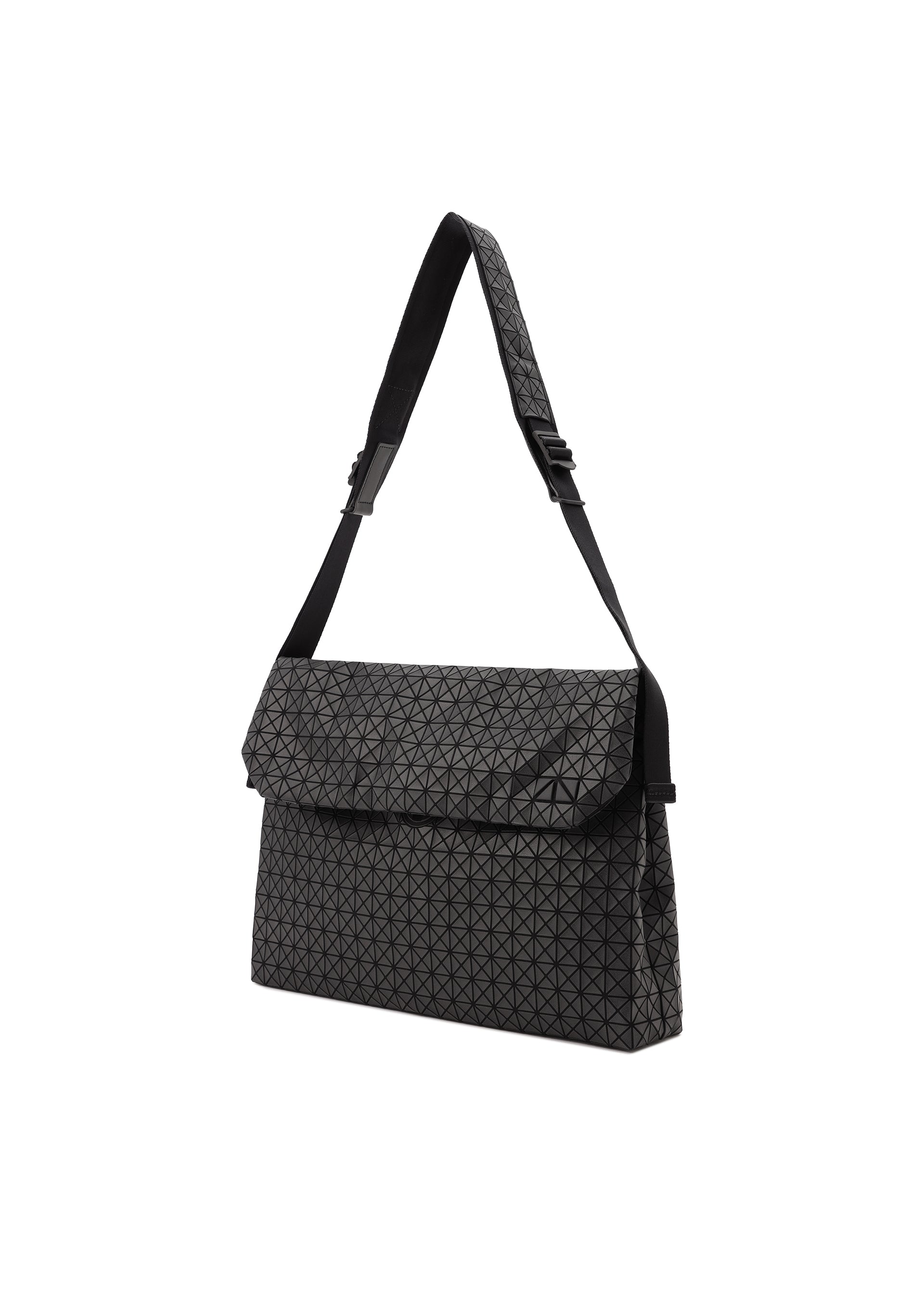 Zoomed view The FROGGY shoulder bag from BAO BAO ISSEY MIYAKE features a geometric triangular pattern, an adjustable strap, and a flap closure in black. Offering ample storage, it is displayed against a white background.