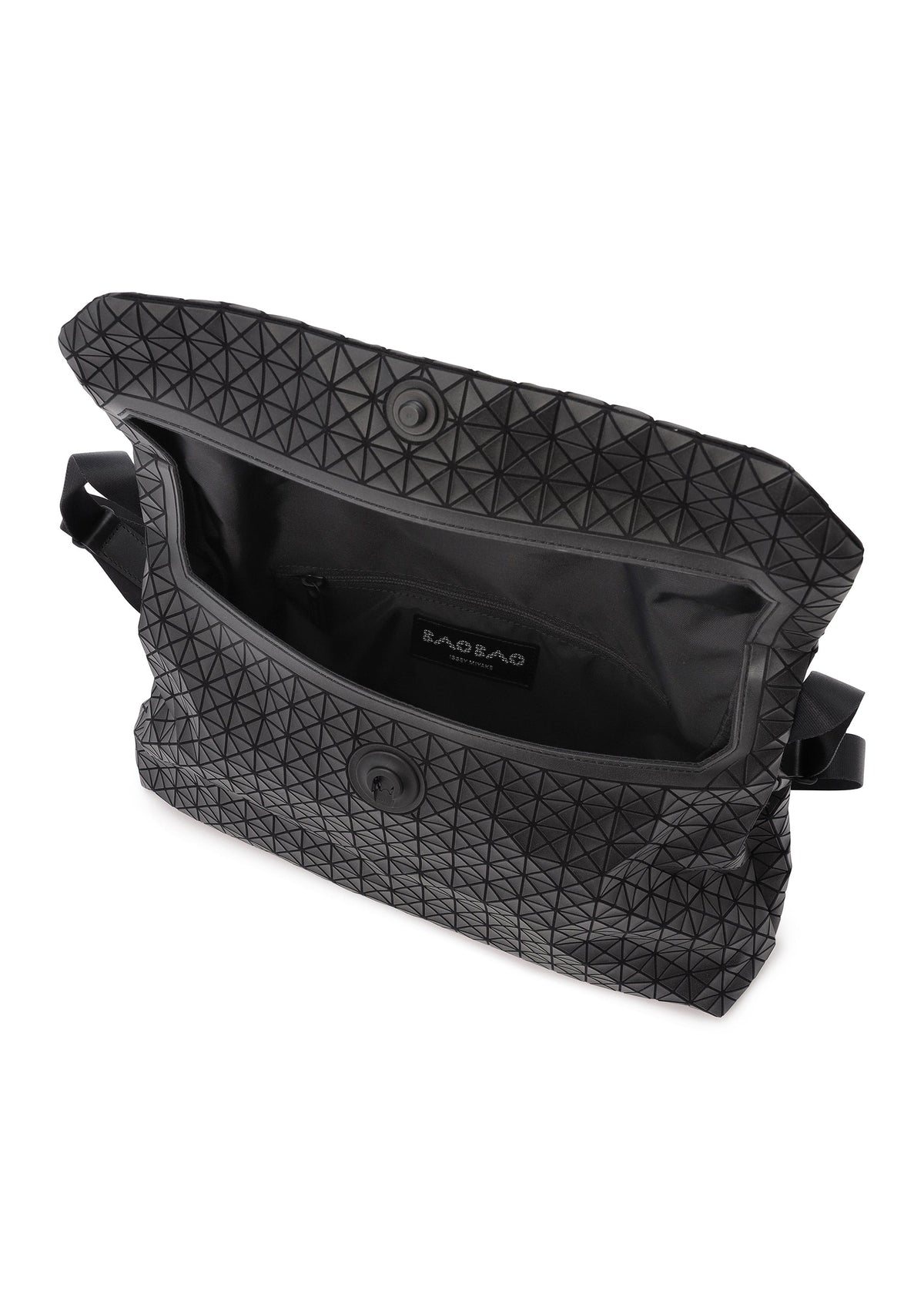 Black geometric crossbody bag “FROGGY” from BAO BAO ISSEY MIYAKE features a matte triangular-patterned exterior and a magnetic snap closure. The flap opens to reveal a spacious interior with ample storage, including a zipper pocket, making it the perfect combination of style and functionality for use as a shoulder bag. view 4 of 6