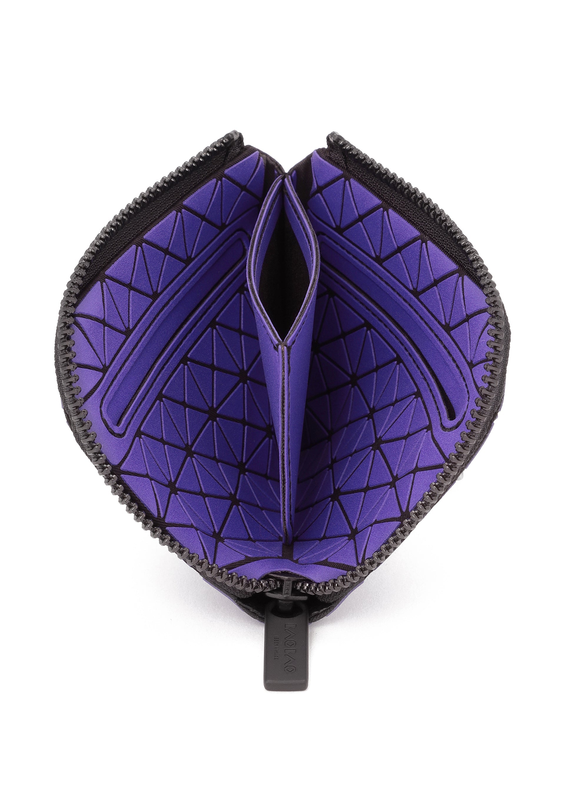 Zoomed view CLAM WALLET