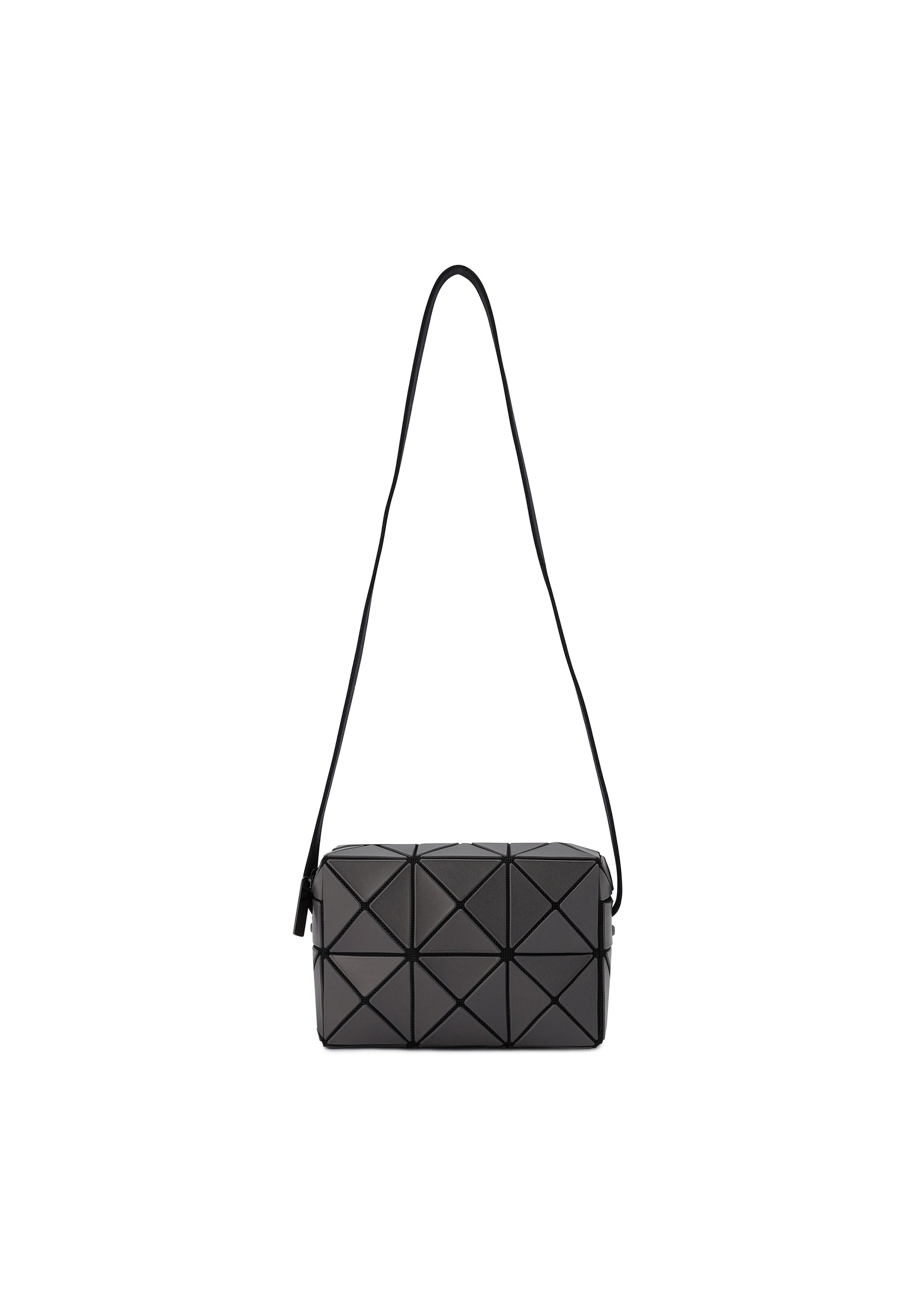 ショルダーバッグ・ポシェット ISSEY MIYAKE 25SS Font Matte Crossbody Bag BB56 AG841 06 FONT – ISSEY MIYAKE ONLINE STORE