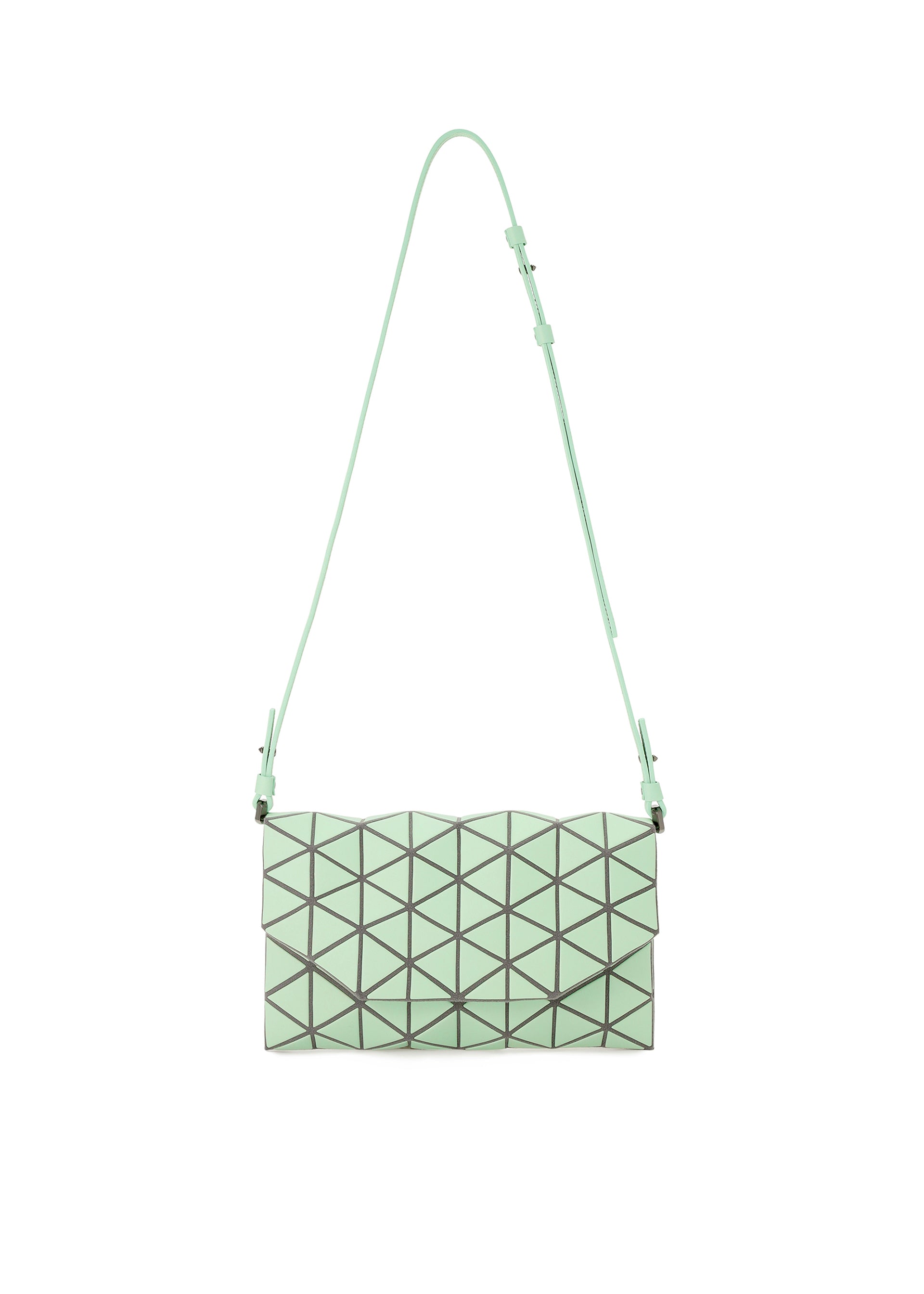 Zoomed view The TONNEAU MATTE by BAO BAO ISSEY MIYAKE is a mint green shoulder bag featuring a leather-like finish, geometric triangular grid pattern, and adjustable strap, shown against a white background. - MOSS GREEN （no.66）