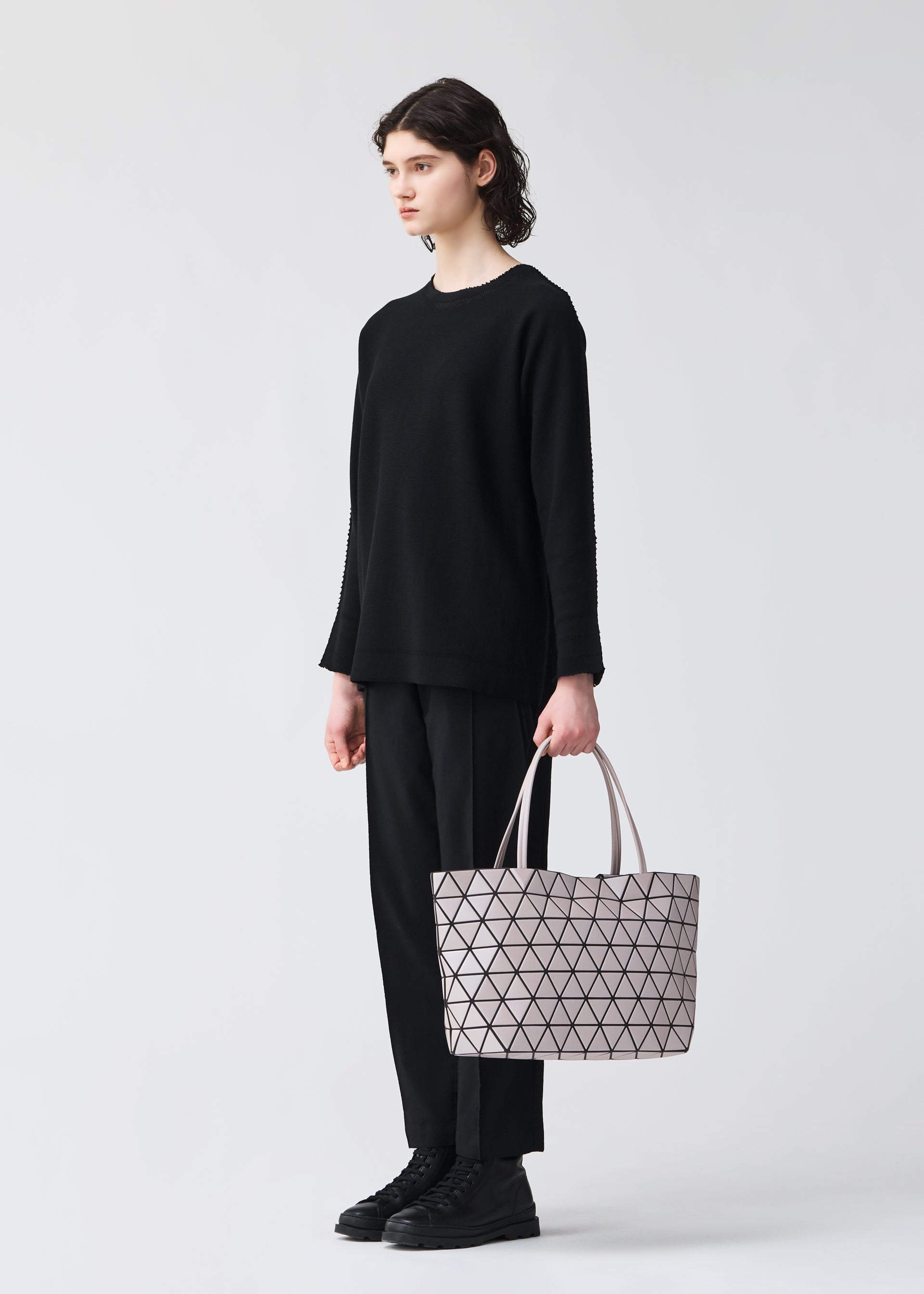 BAOBAO ISSEY MIYAKE シルバー バッグ Bao Bao Issey Miyake geometric-panelled Wring Bucket Bag | Silver