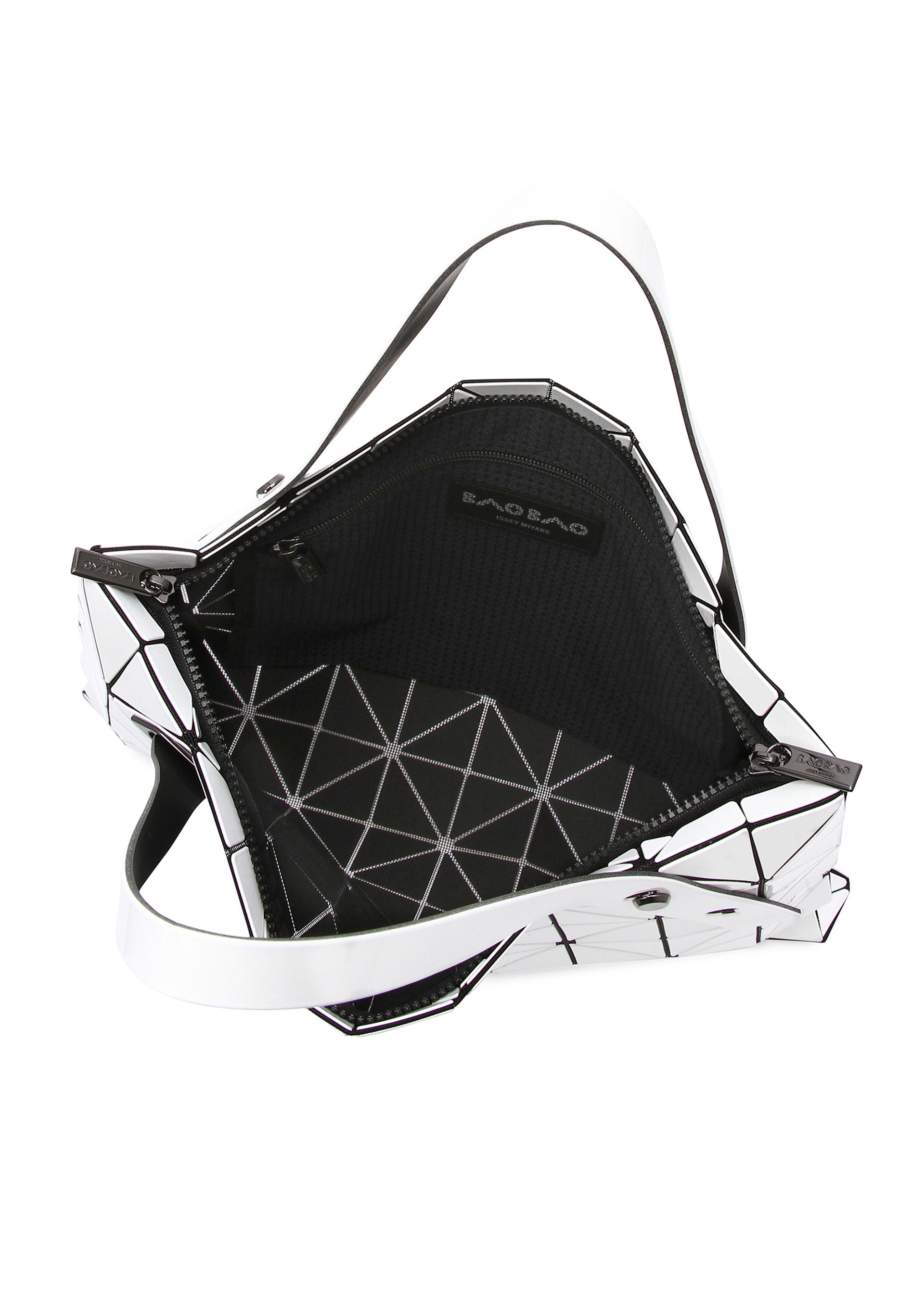 CARTON – ISSEY MIYAKE ONLINE STORE