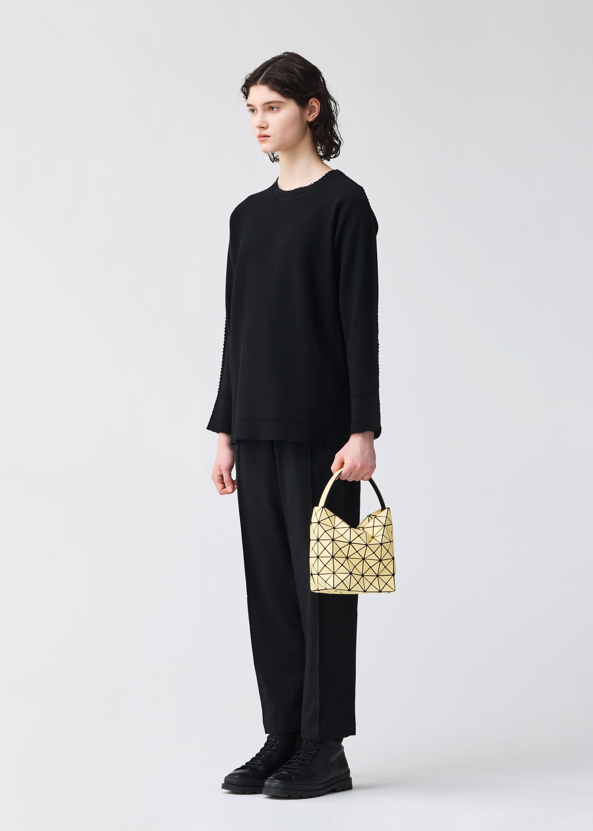 VALLEY – ISSEY MIYAKE ONLINE STORE