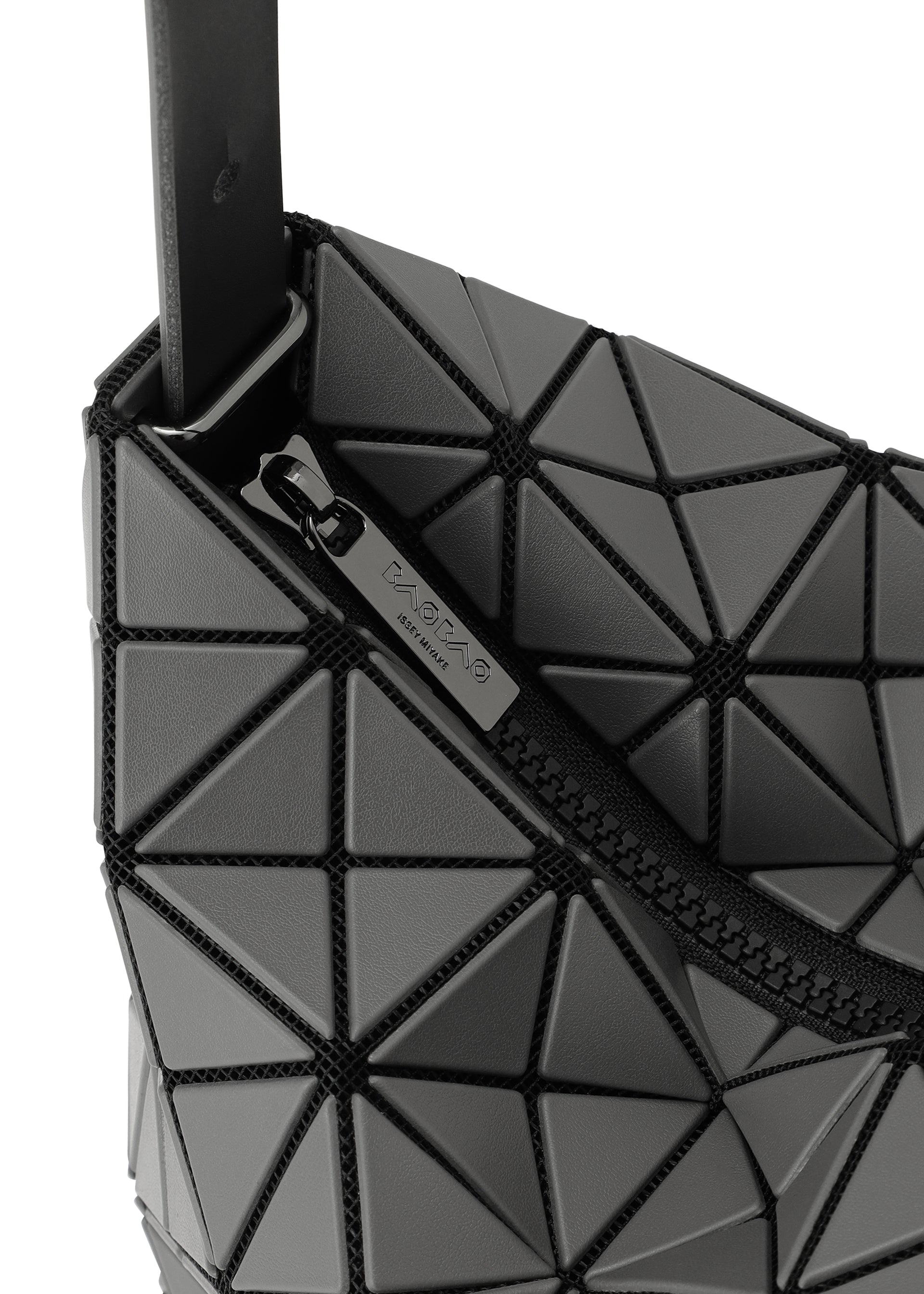 VALLEY – ISSEY MIYAKE ONLINE STORE