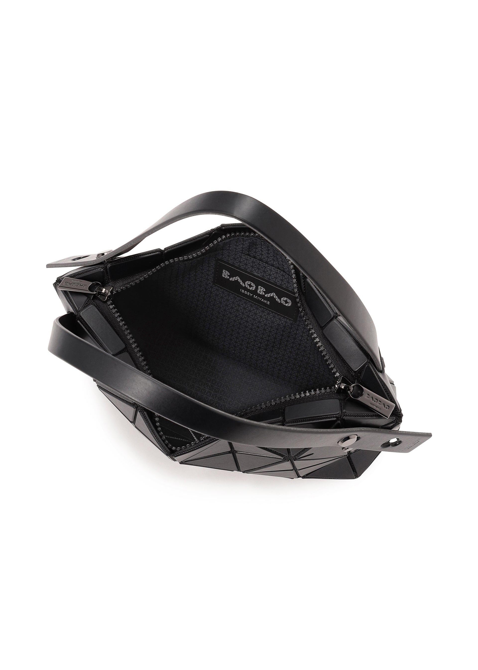 BOSTON – ISSEY MIYAKE ONLINE STORE