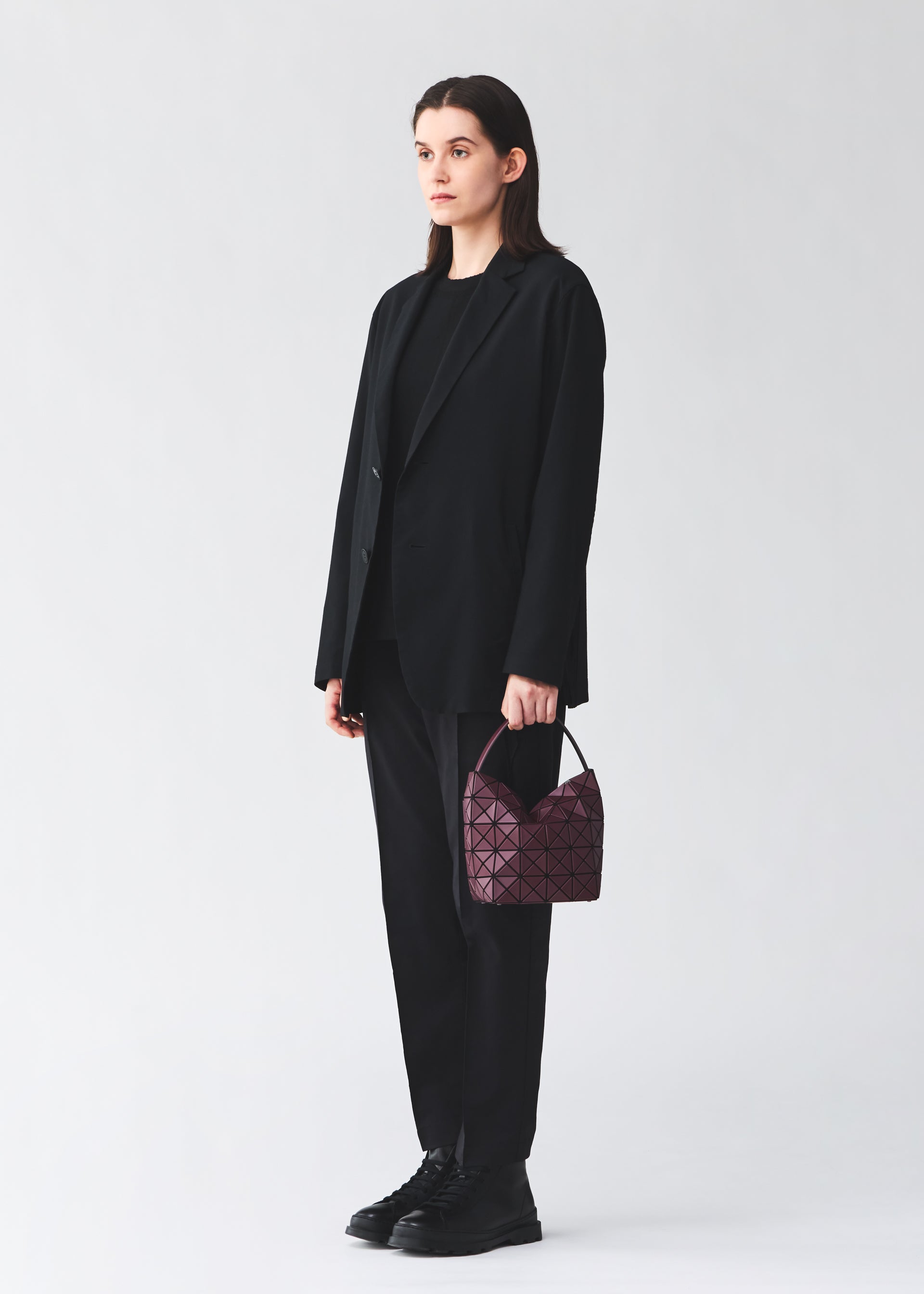 HANDBAGS – ISSEY MIYAKE ONLINE STORE