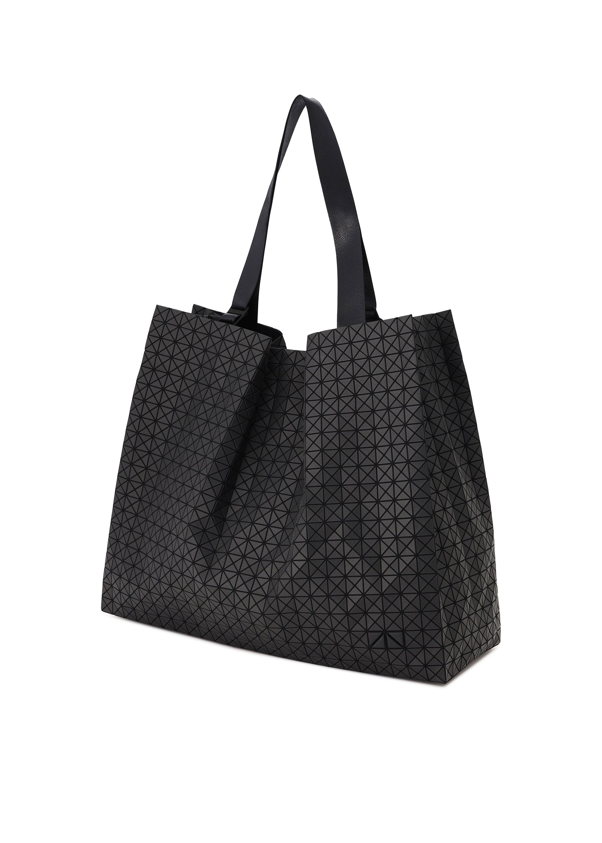 Zoomed view The BAO BAO ISSEY MIYAKE CART tote bag showcases an all-over geometric triangular pattern with two adjustable handles and is displayed against a white background.