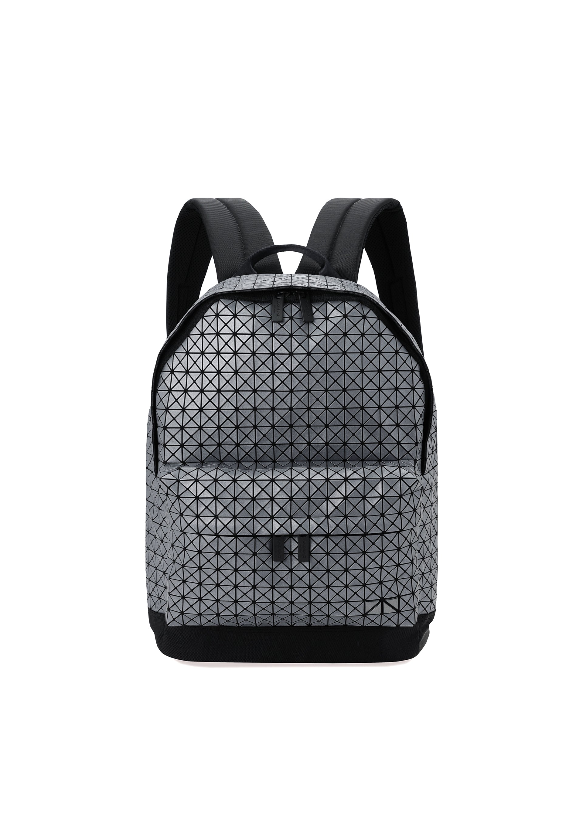 Zoomed view The BAO BAO ISSEY MIYAKE DAYPACK REFLECTOR is a modern 3D backpack with a geometric grey and black triangular pattern, padded shoulder straps, and a front zip pocket, shown on a white background. - GUNMETAL （no.94）