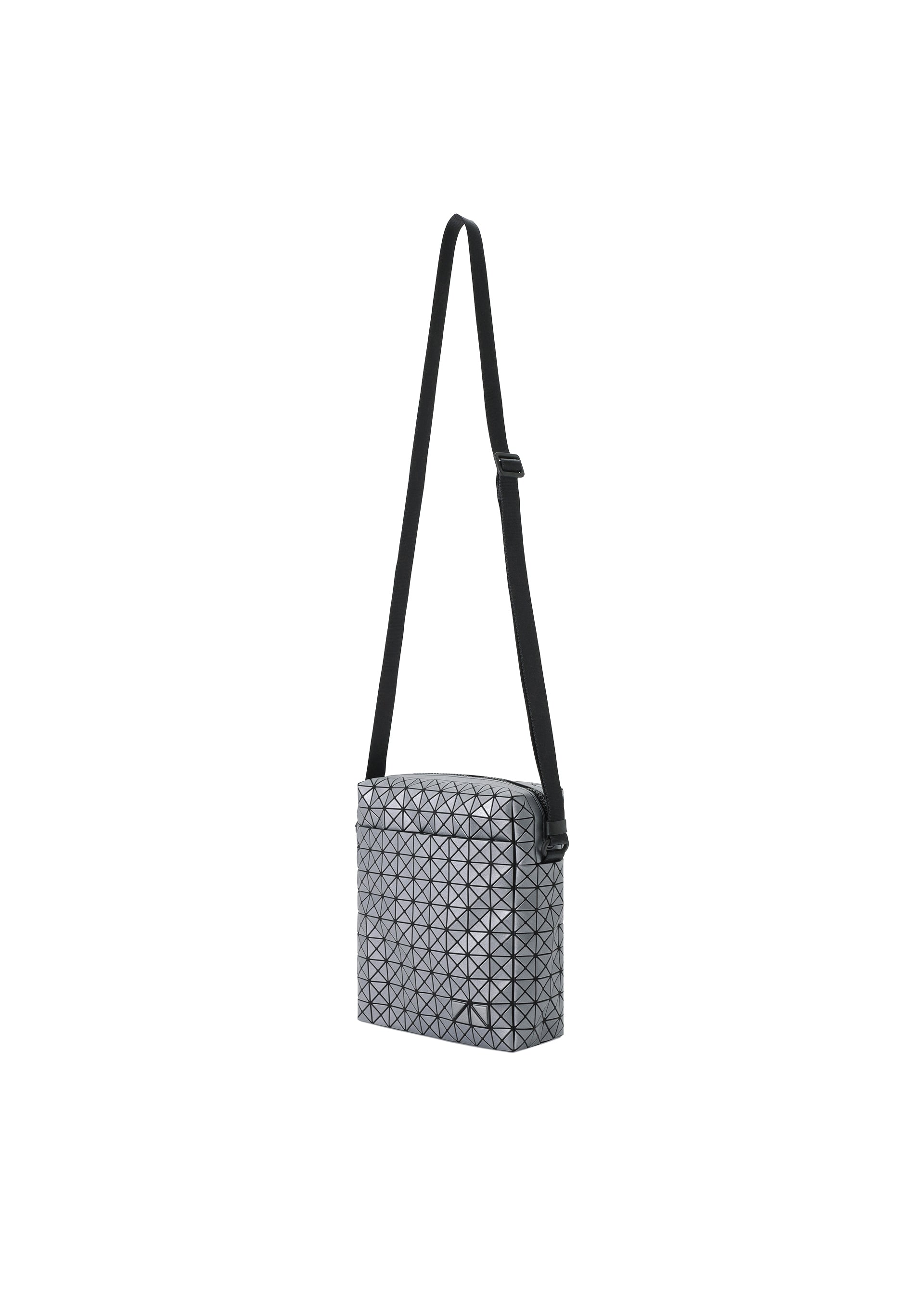 Zoomed view The VOYAGER REFLECTOR by BAO BAO ISSEY MIYAKE is a rectangular crossbody bag with a geometric triangular pattern, a long adjustable black strap, and zippered top, styled against a white background.