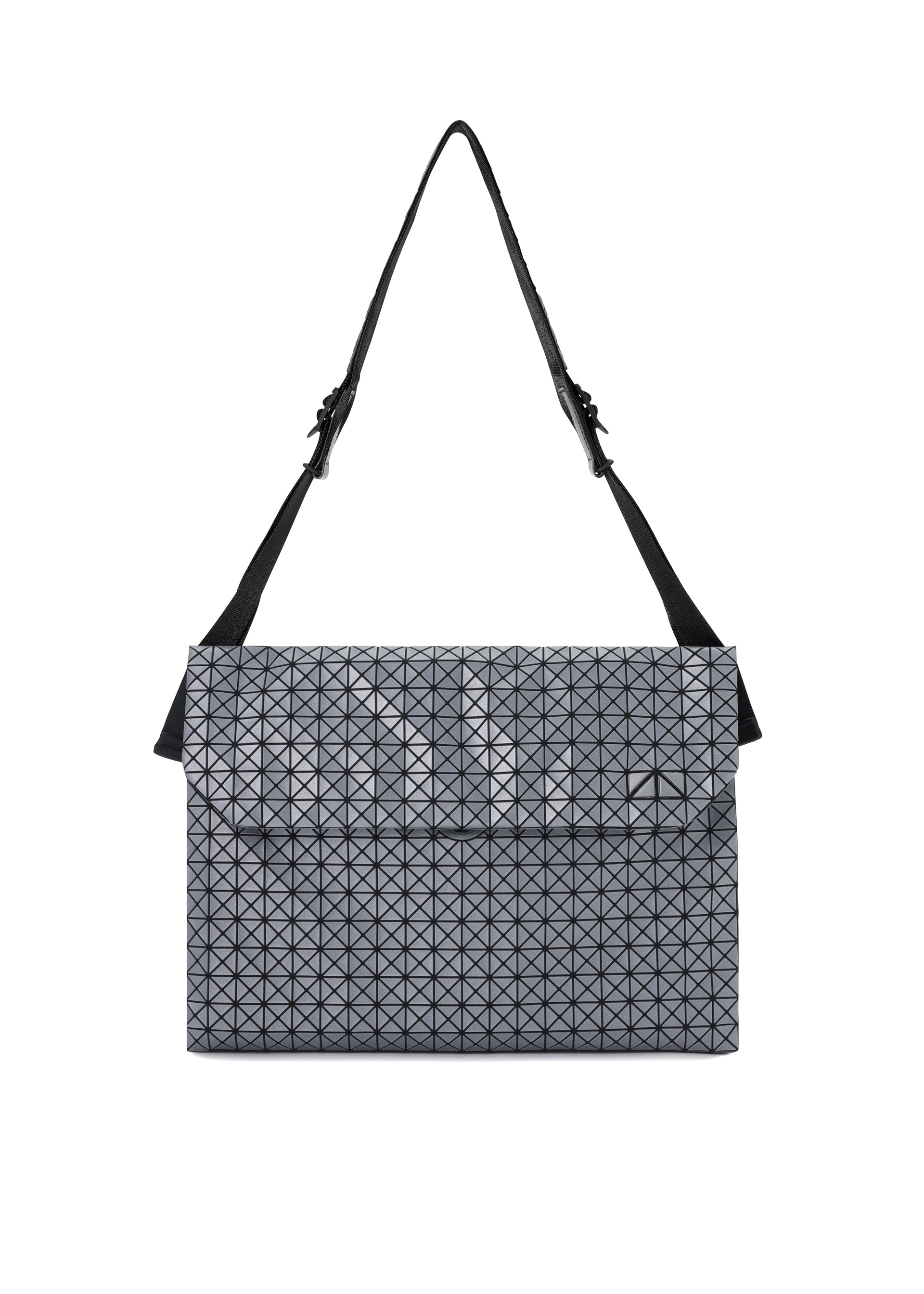 Zoomed view The FROGGY REFLECTOR by BAO BAO ISSEY MIYAKE is a gray geometric shoulder bag with a black strap, featuring a grid of small triangles, rectangular shape, fold-over flap closure, and spacious storage capacity. - GUNMETAL （no.94）