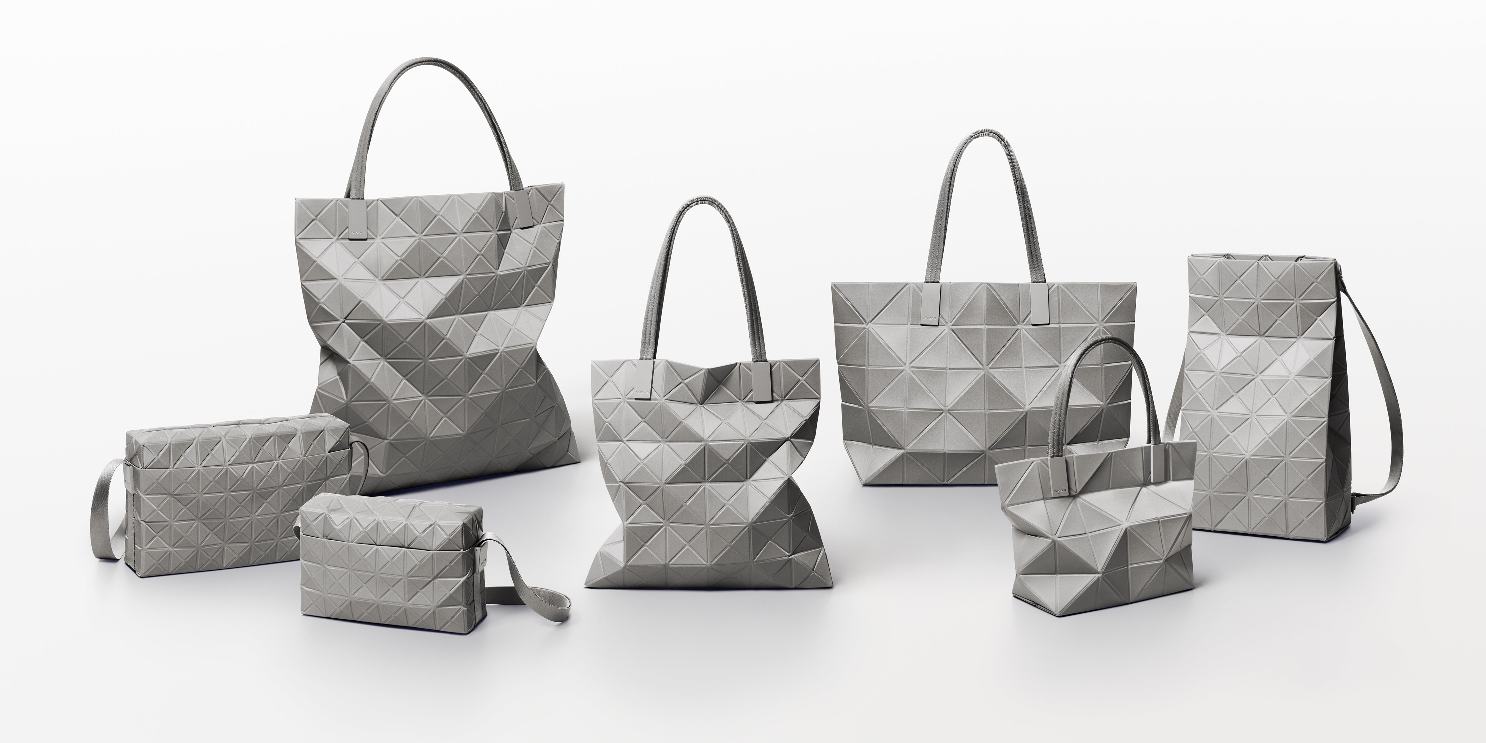 小物 BAO BAO ISSEY MIYAKE FRAGMENT BAO BAO ISSEY MIYAKE SPECIAL PROJECTS TRACK – ISSEY MIYAKE ONLINE