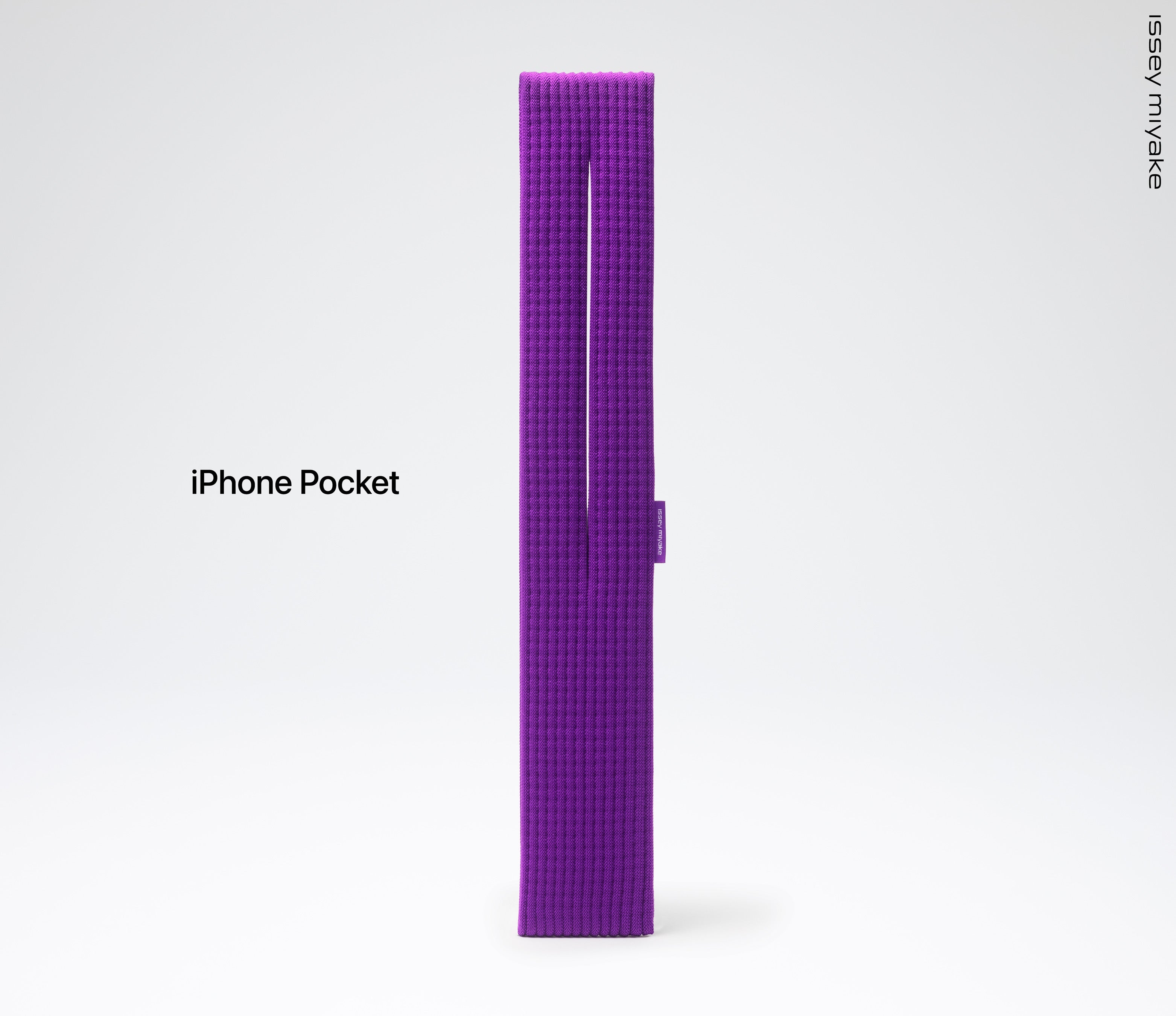 Apple iPhone Pocket by ISSEY MIYAKEサファイア Introducing iPhone