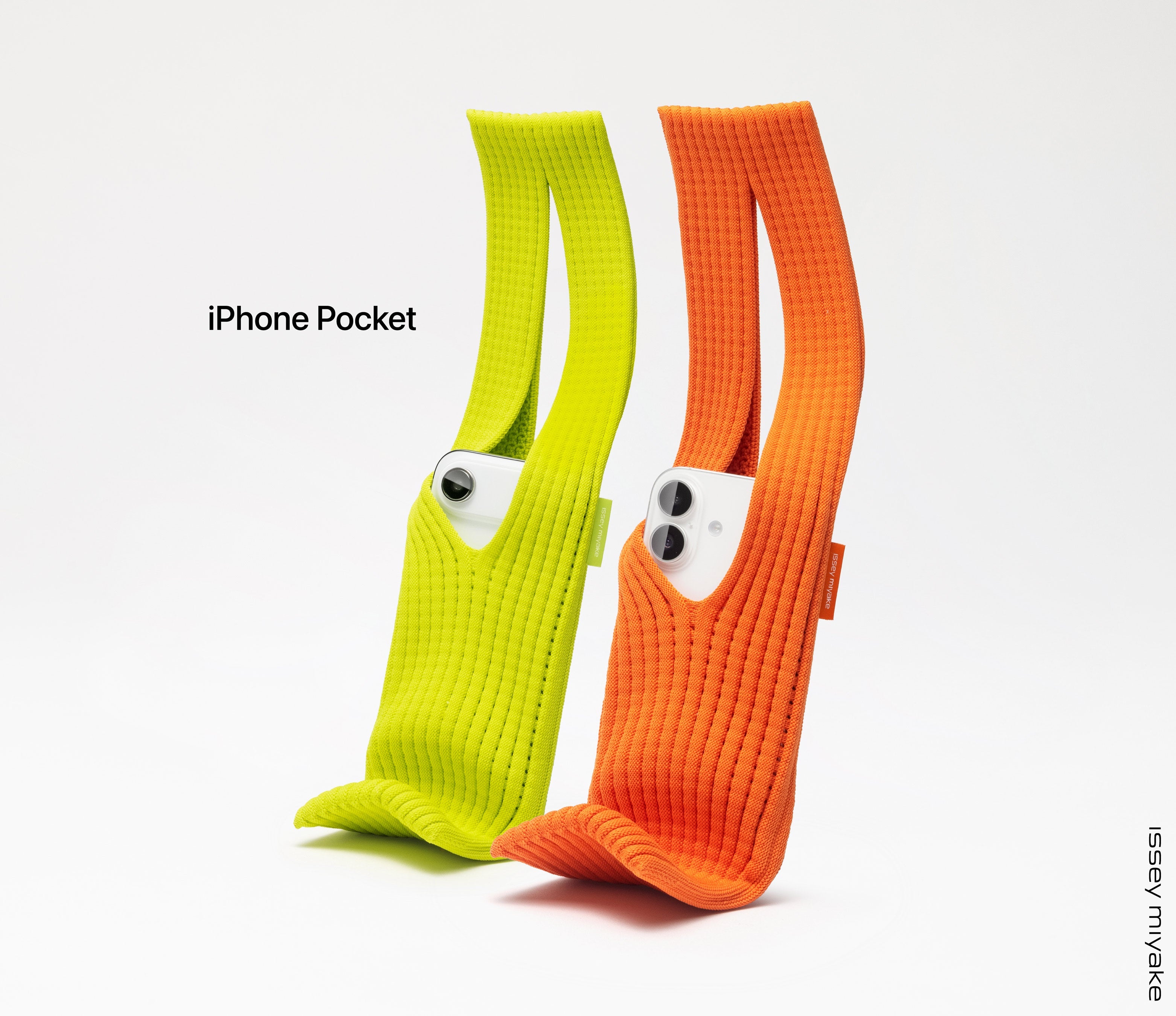 iPhone Pocket ショート シナモン イッセイミヤケ iPhone Pocket by Issey Miyake - ショート - シナモン - Apple（日本）