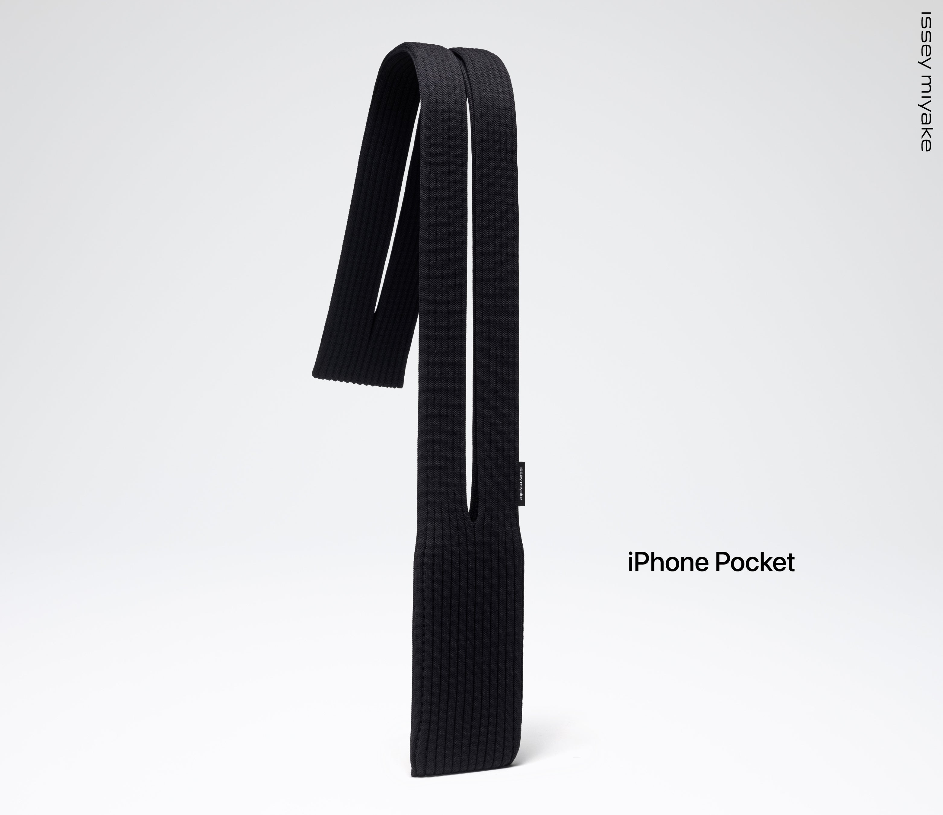 iPhoneアクセサリー iPhone Pocket ISSEY MIYAKE Long Black Introducing iPhone Pocket, a Collaboration With Apple – ISSEY