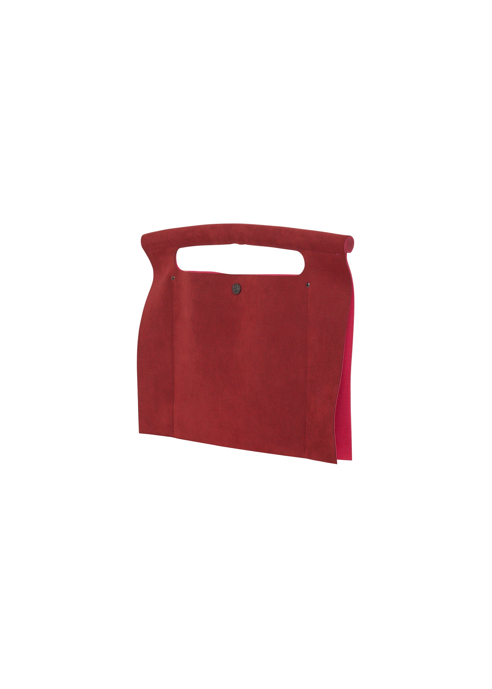 Zoomed view The KURURI by GOOD GOODS ISSEY MIYAKE is a red, rectangular felt bag with a built-in top handle and open side, displayed on a white background.