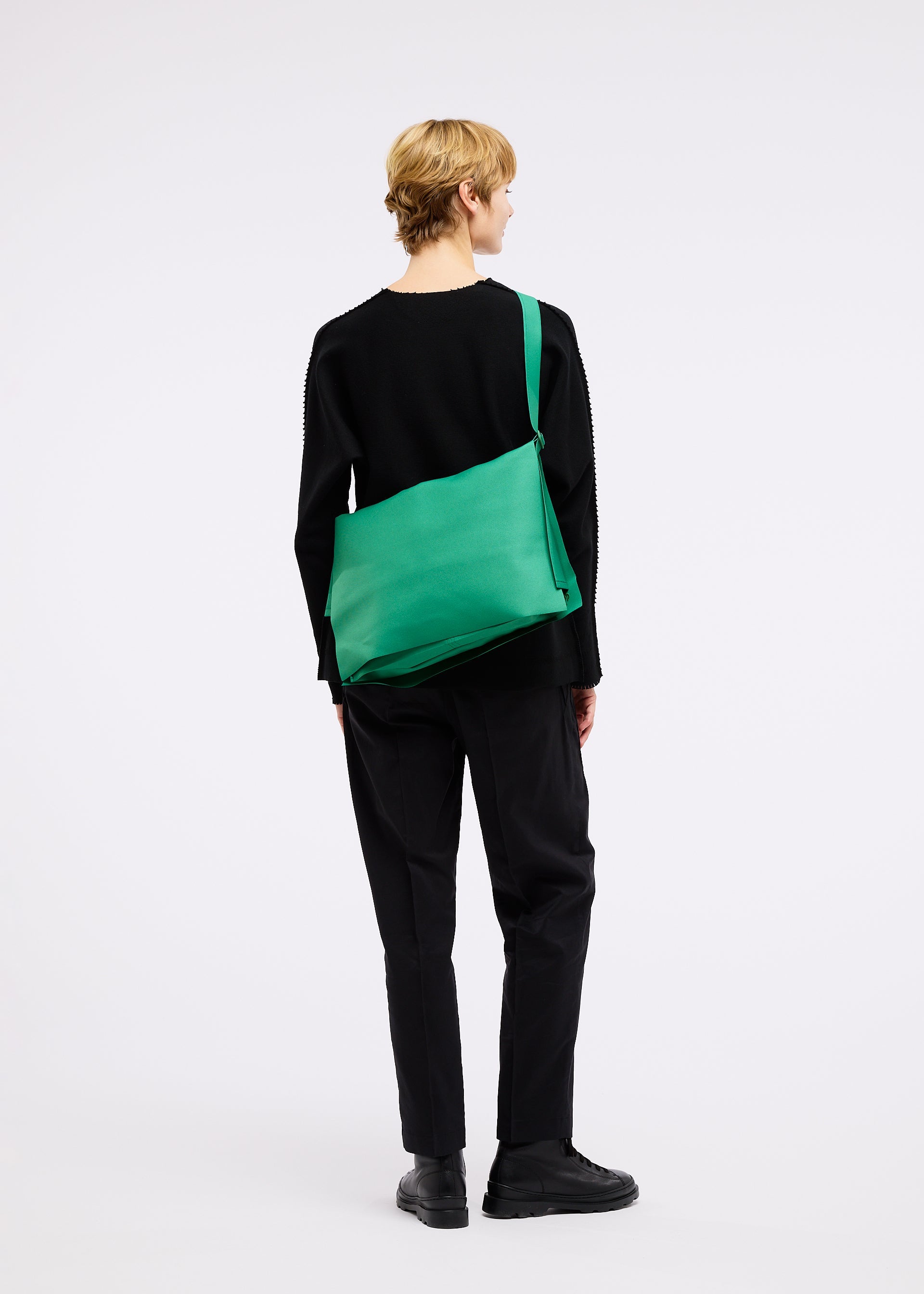 ISSEY MIYAKE Square shoulder bagイッセイミヤケ Issey Miyake | Enclothe Square Bag | Boboli, Vancouver Canada