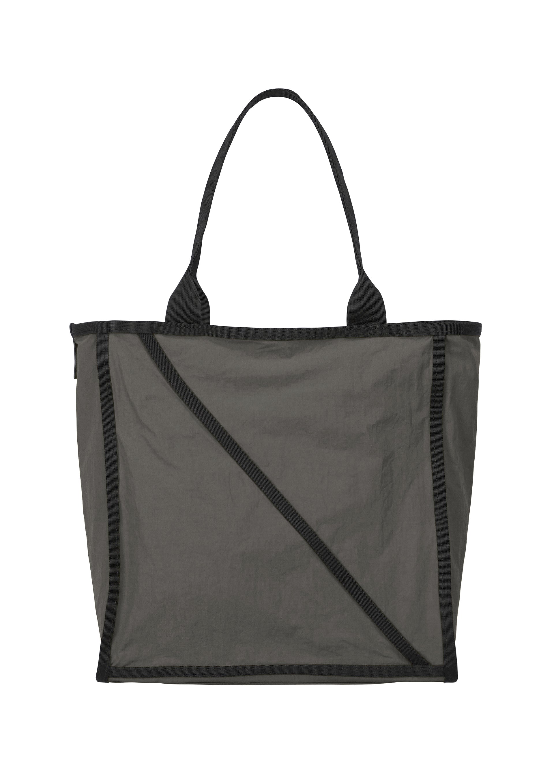 Zoomed view The WAKU tote bag by GOOD GOODS ISSEY MIYAKE is a large black bag with wide gussets, two shoulder handles, and a diagonal front seam, shown against a white background. - CHARCOAL GRAY （no.14）
