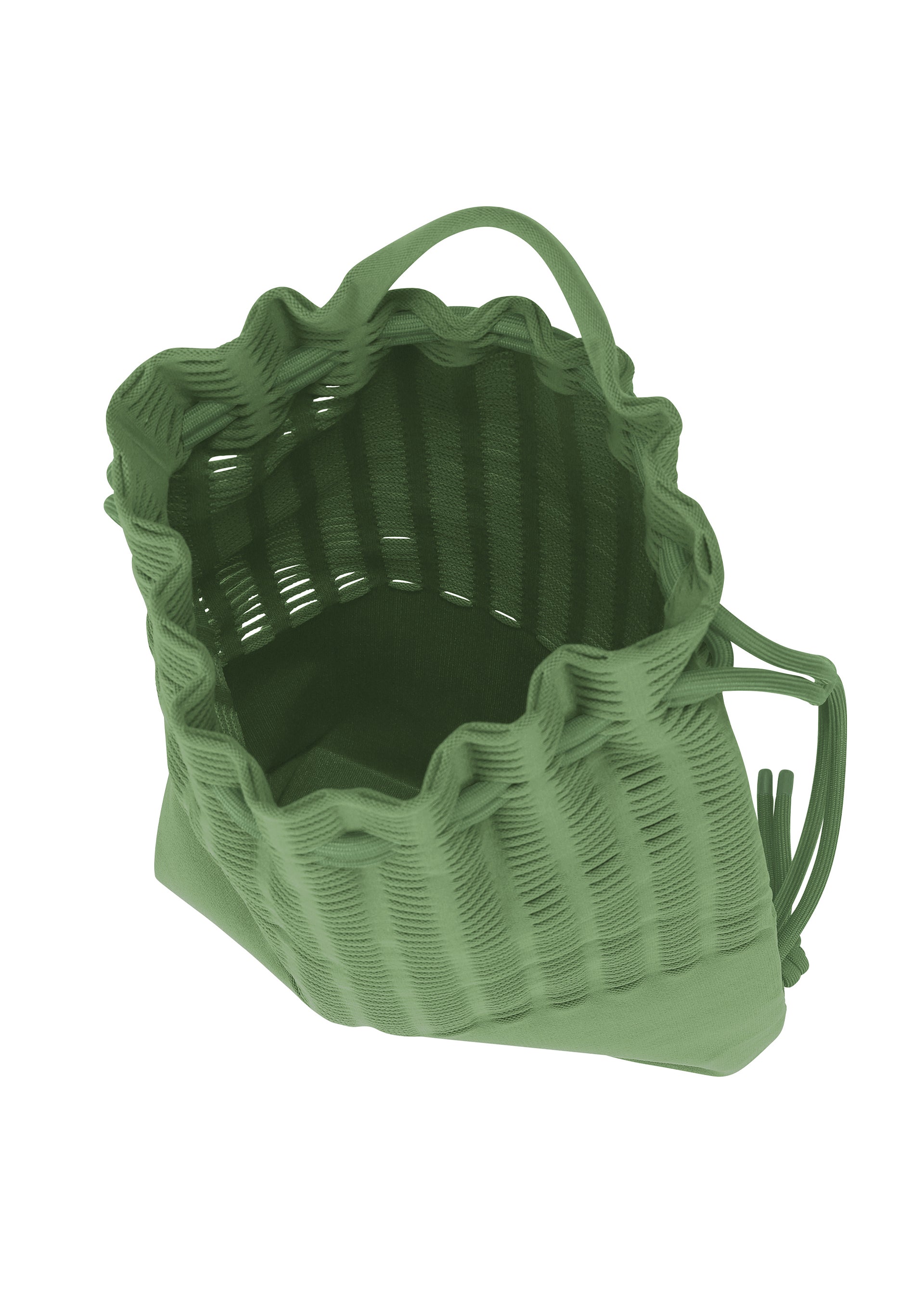 Zoomed view The MOKKO KNAPSACK by GOOD GOODS ISSEY MIYAKE is a green, open-weave washable bag with a wavy ruffled top and two handles, shown empty from an angled top view on a white background.
